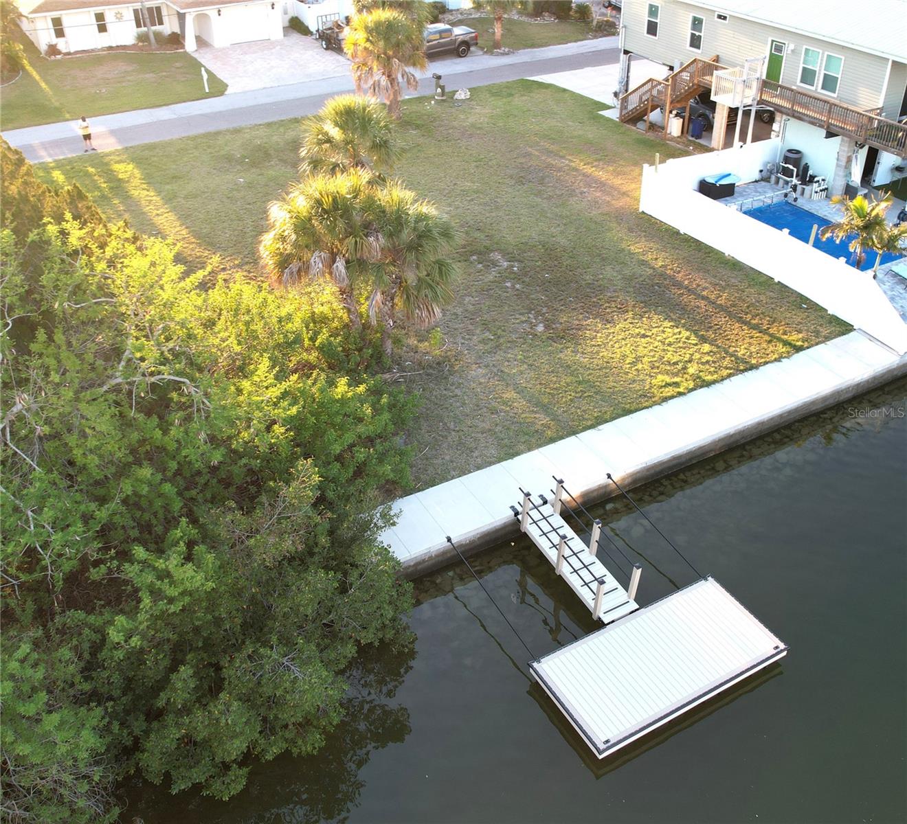 HUDSON BEACH ESTATES - Land
