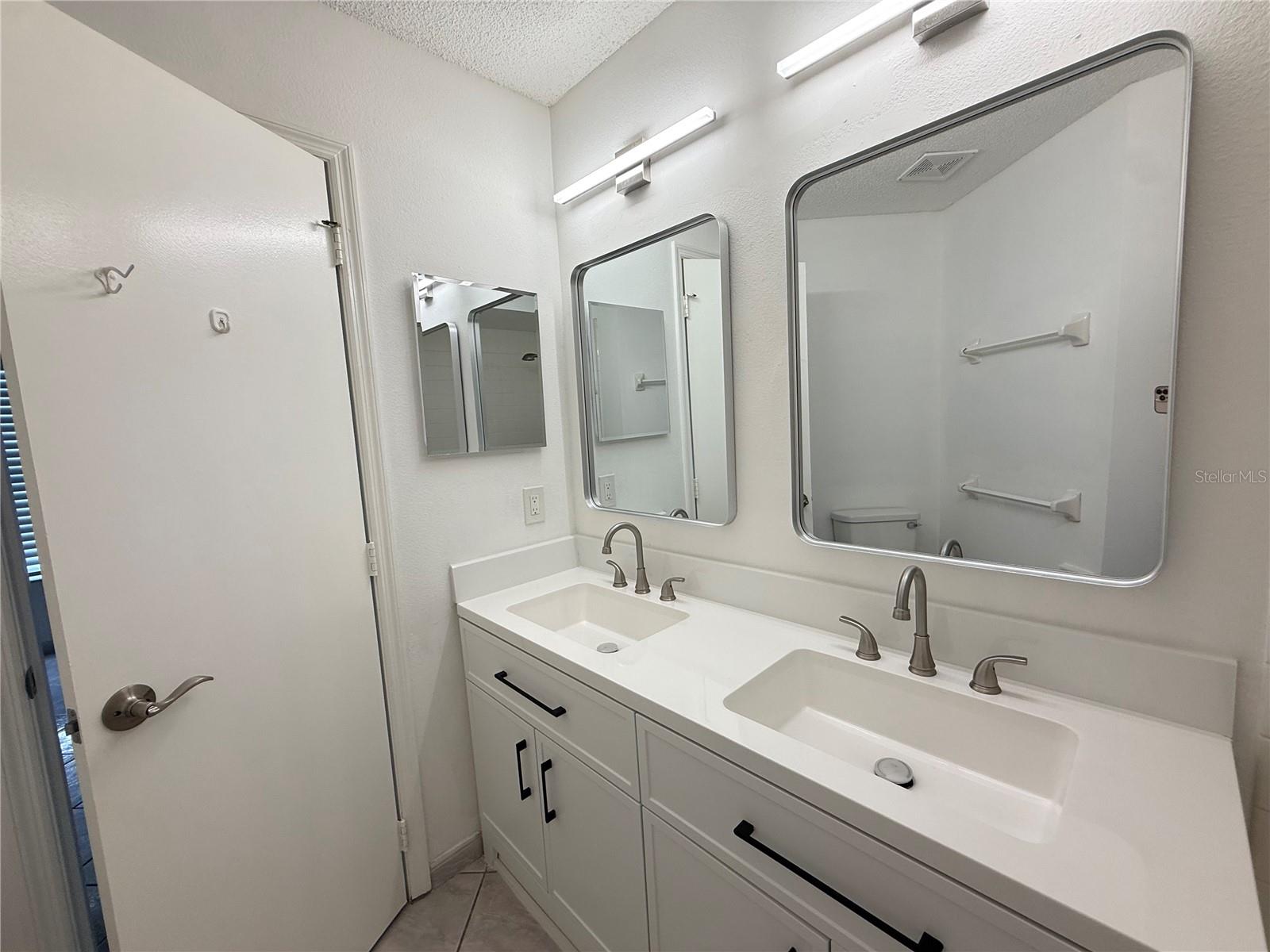 OASIS CONDO PH 01 - Residential Lease