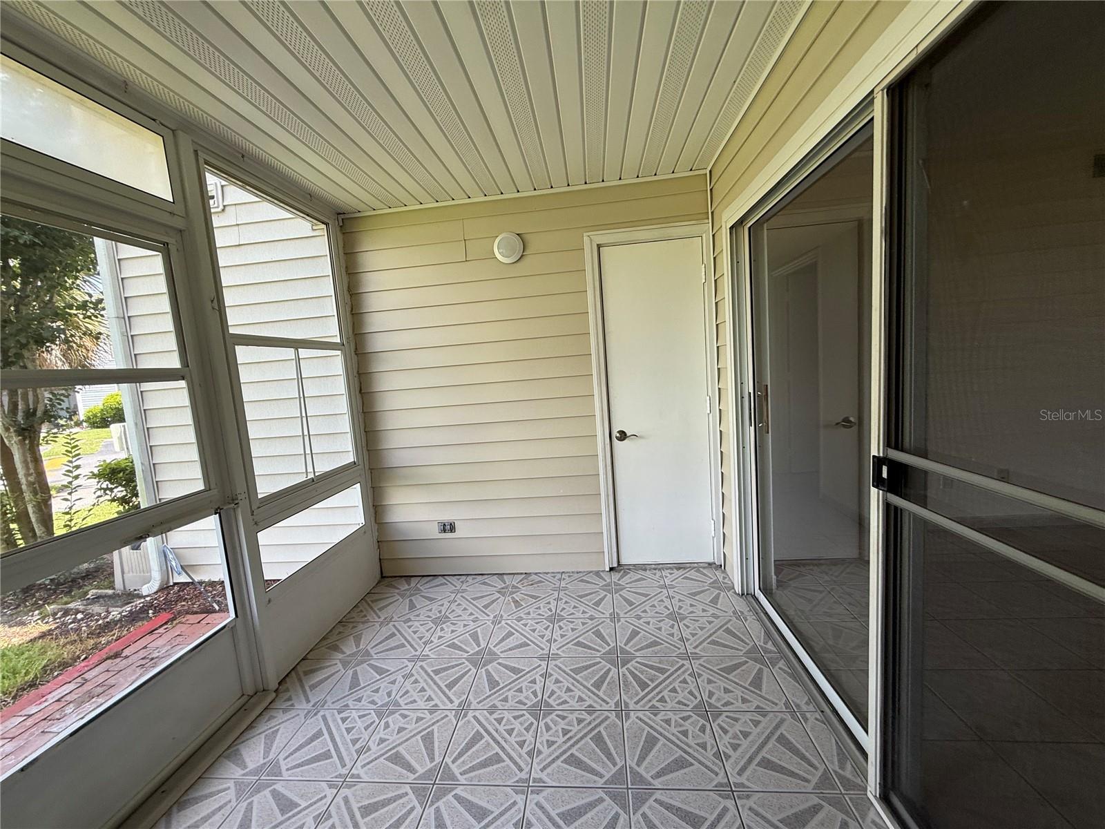 OASIS CONDO PH 01 - Residential Lease