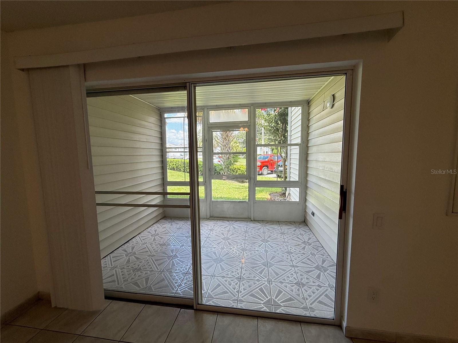OASIS CONDO PH 01 - Residential Lease