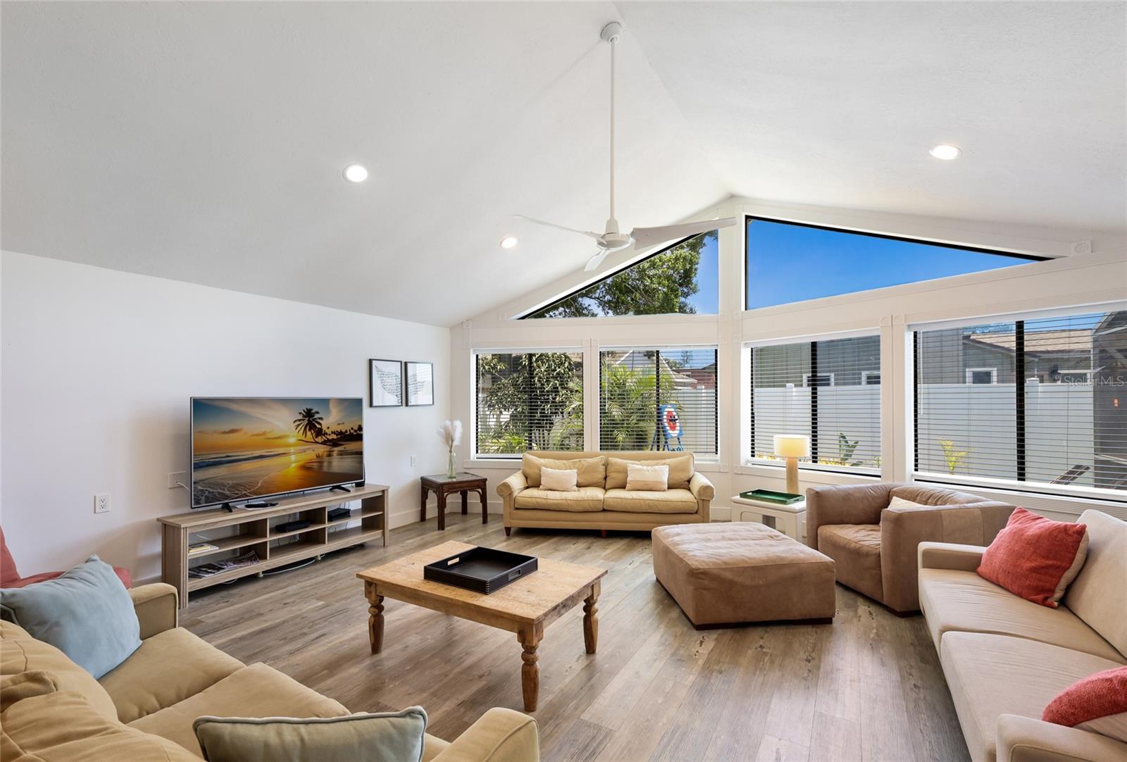 HARBOR WOODS - Residential