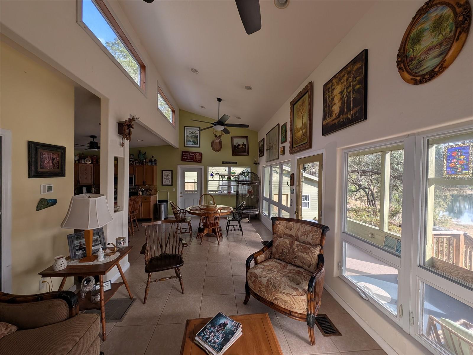GOVT LEASE LT ROUND LAKE - Residential