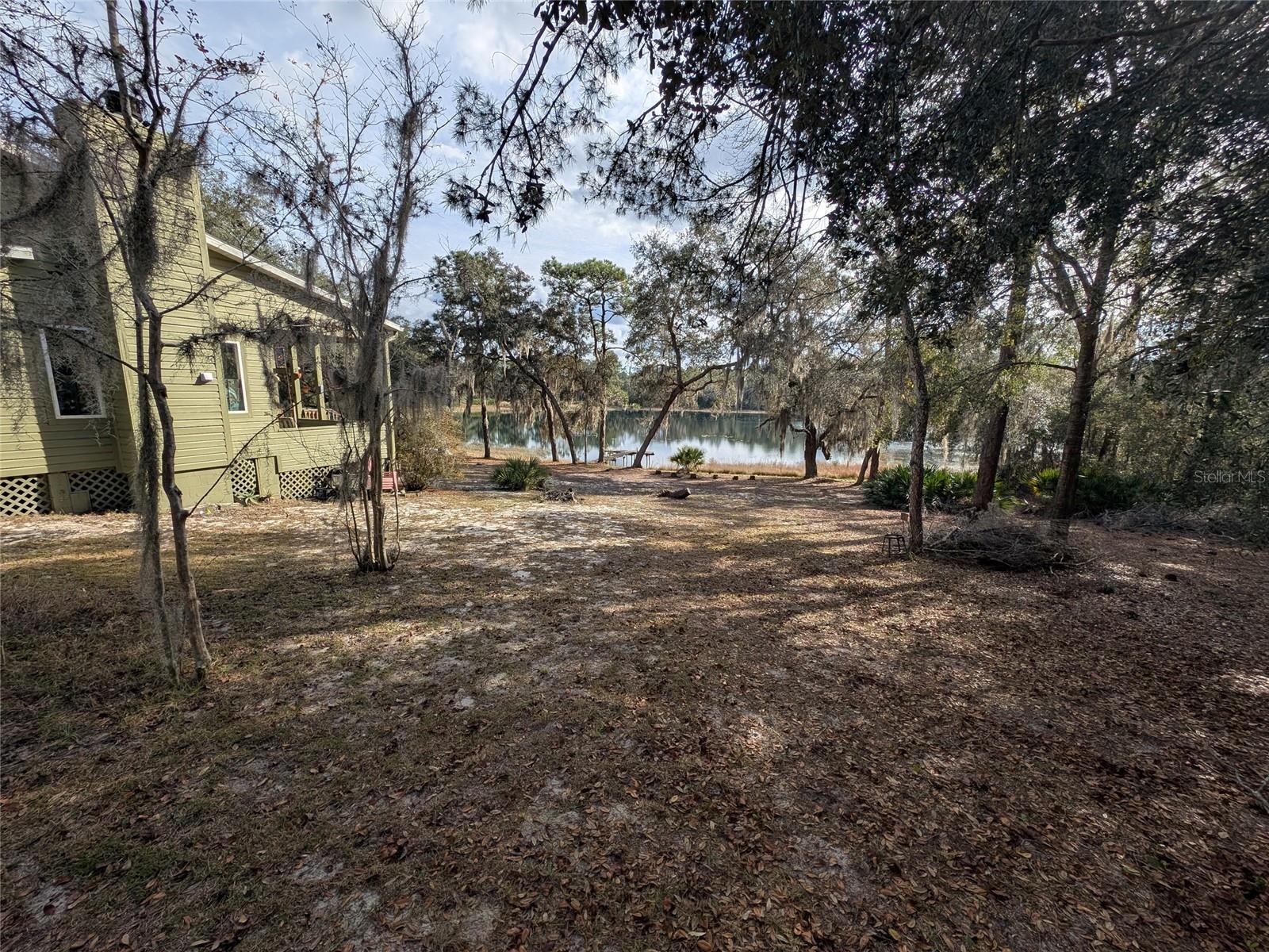 GOVT LEASE LT ROUND LAKE - Residential