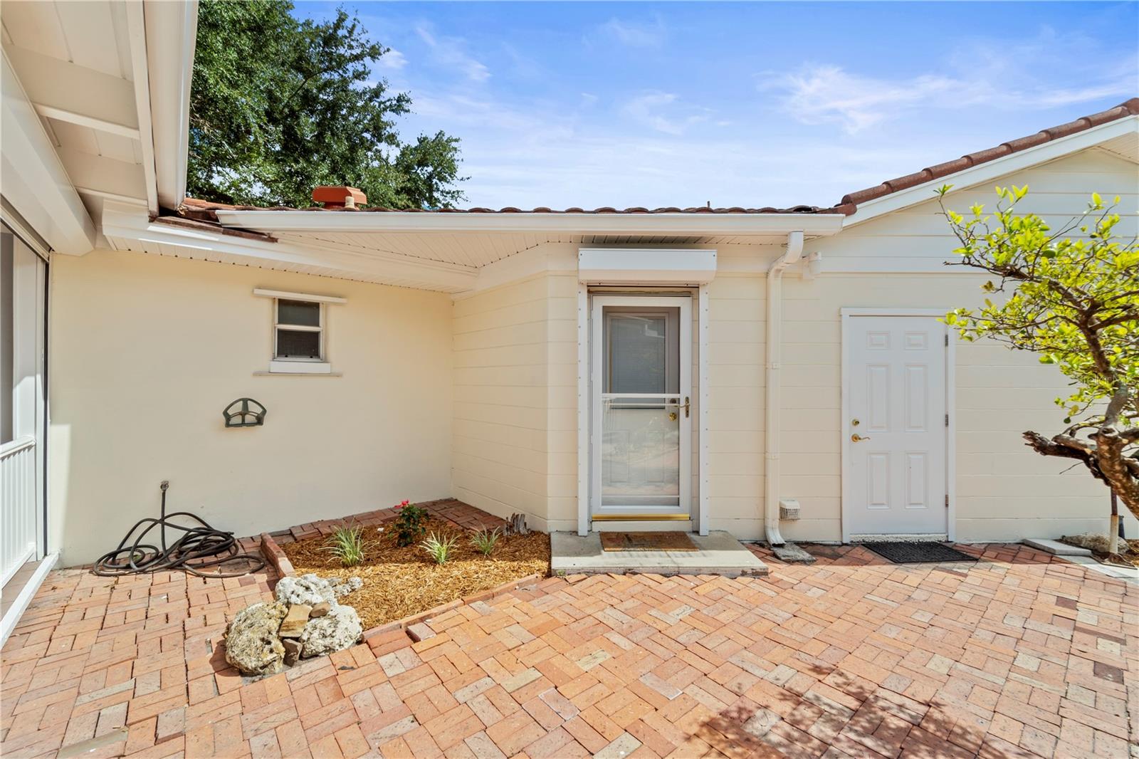 EAGLE CREST - Residential