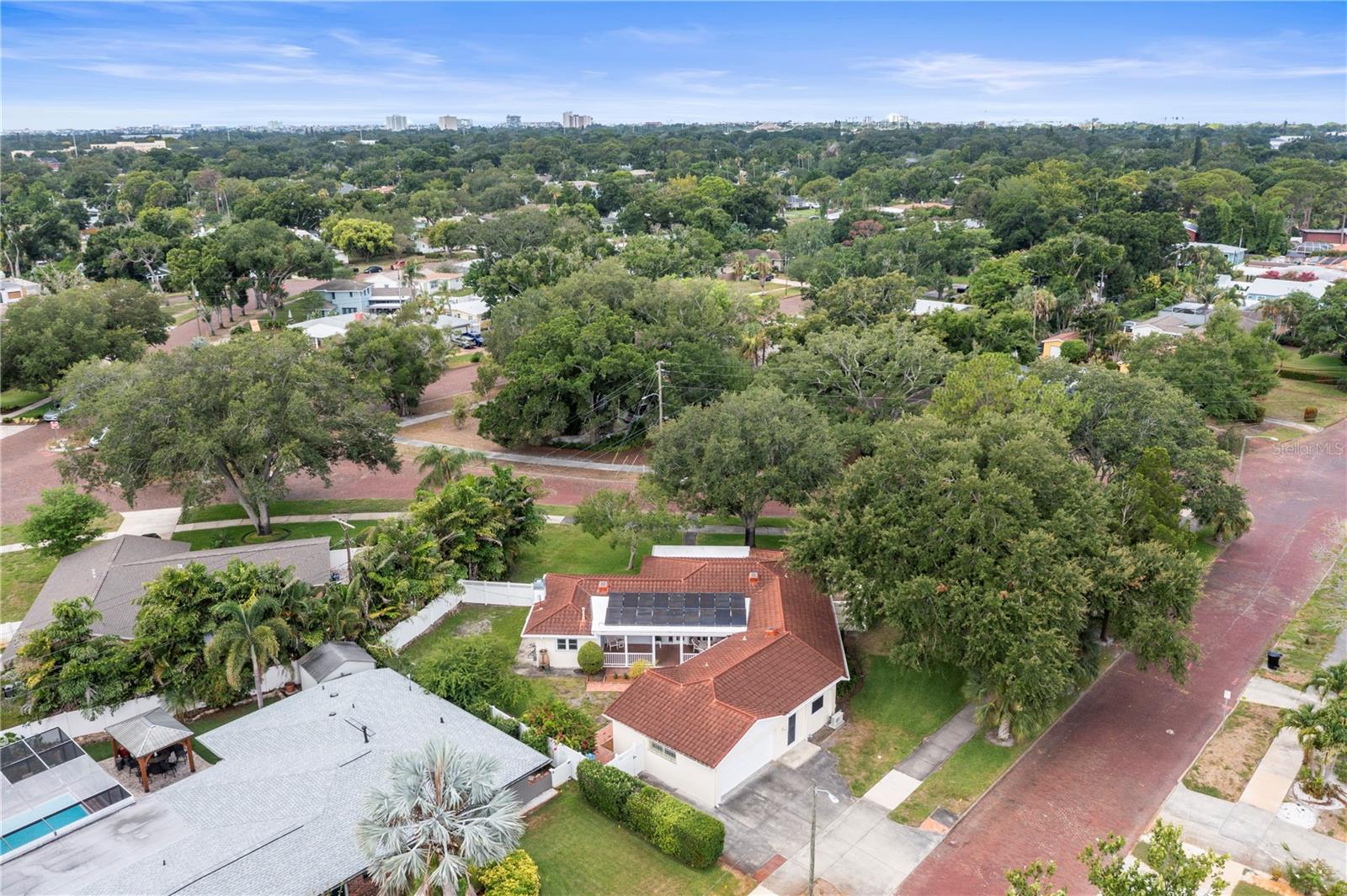 EAGLE CREST - Residential