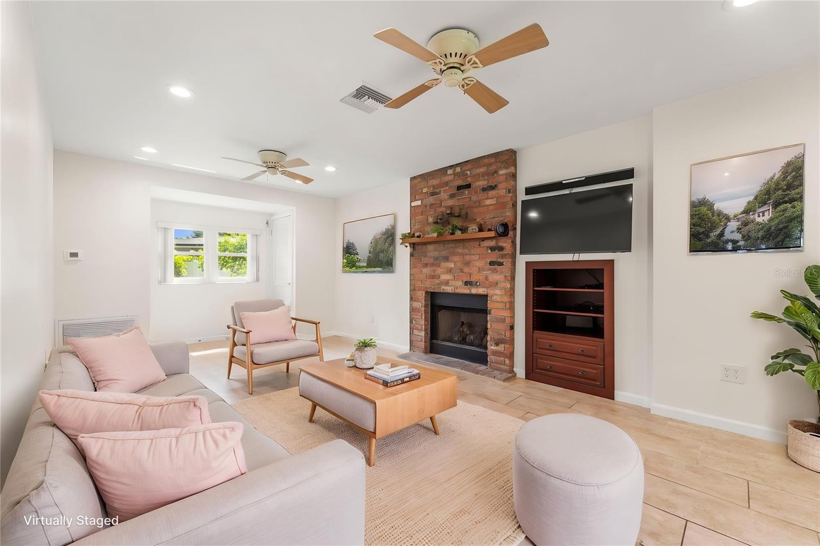 EAGLE CREST - Residential