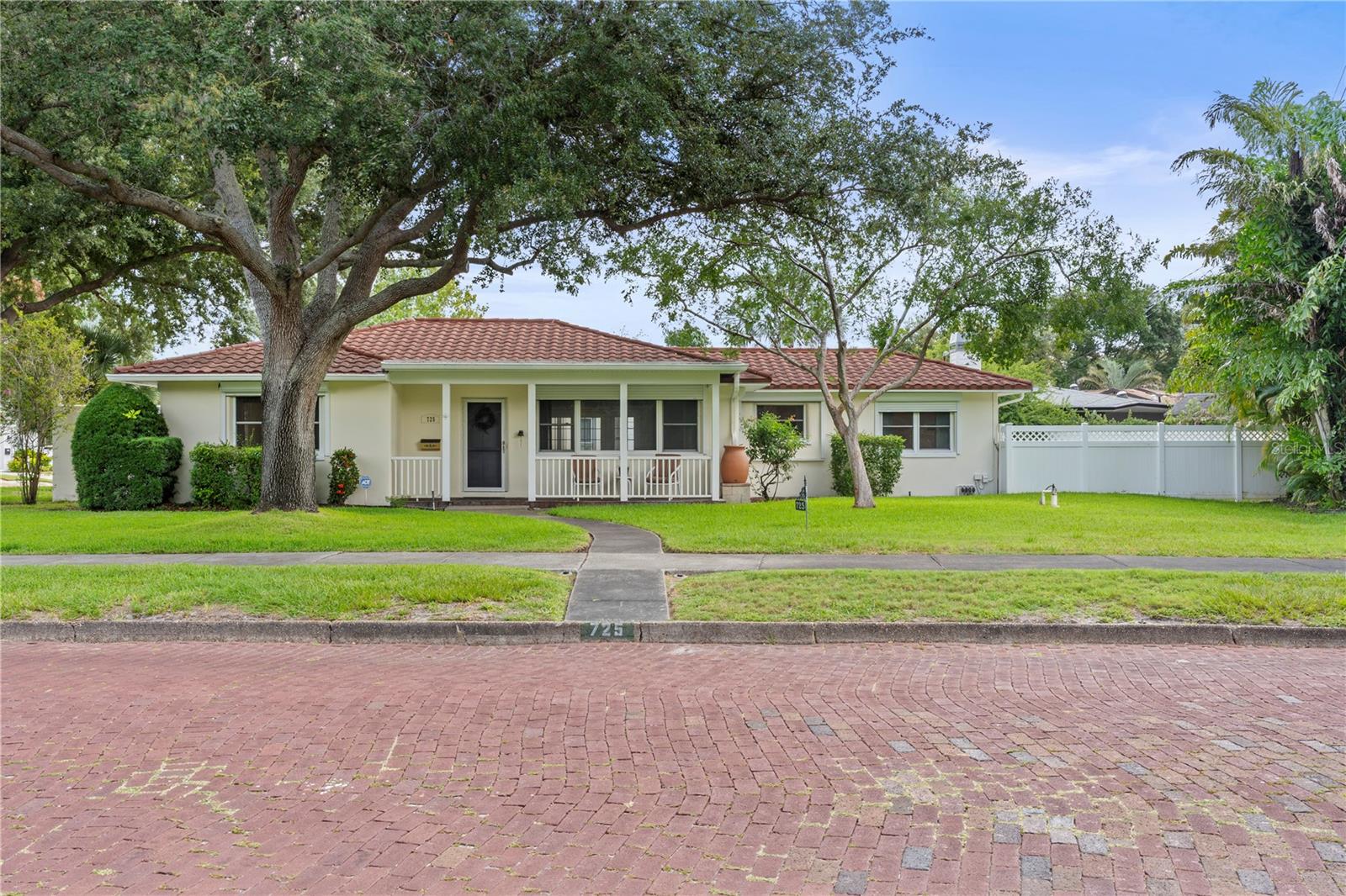 EAGLE CREST - Residential