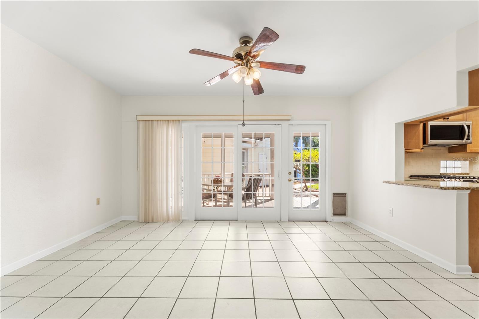 EAGLE CREST - Residential