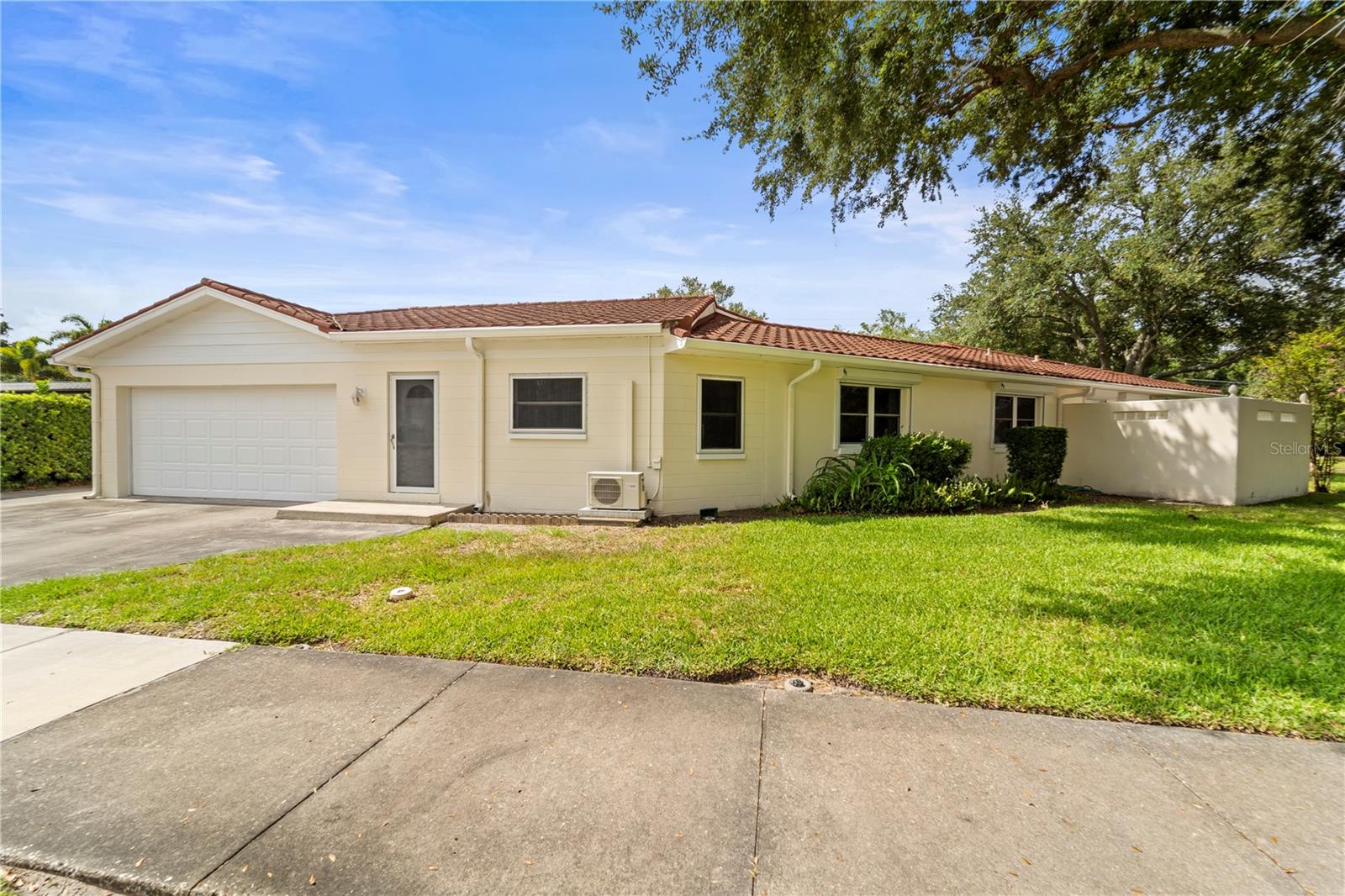 EAGLE CREST - Residential
