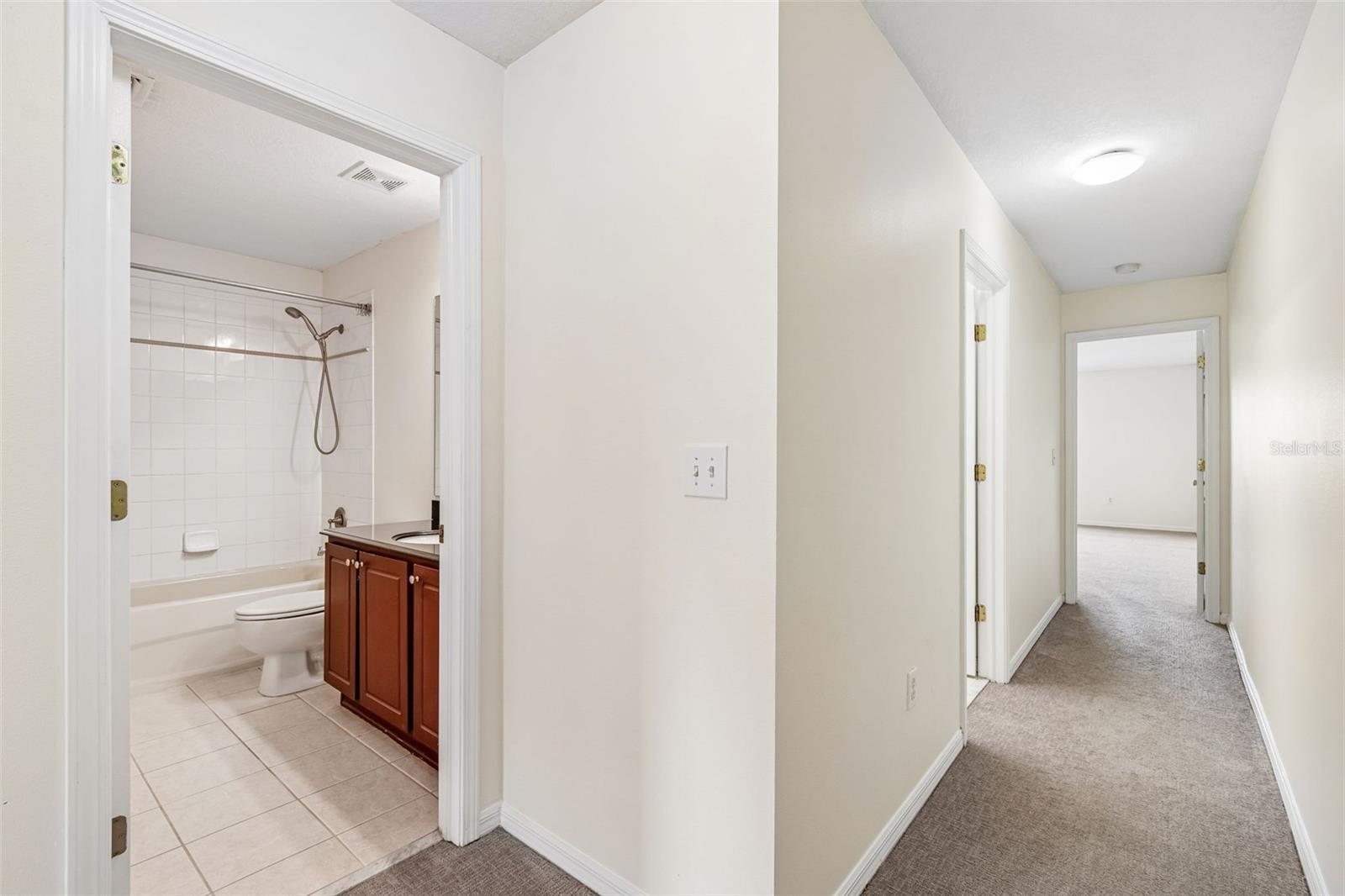 NASSAU POINTE TOWNHOMES AT HERITAGE ISLE - Residential