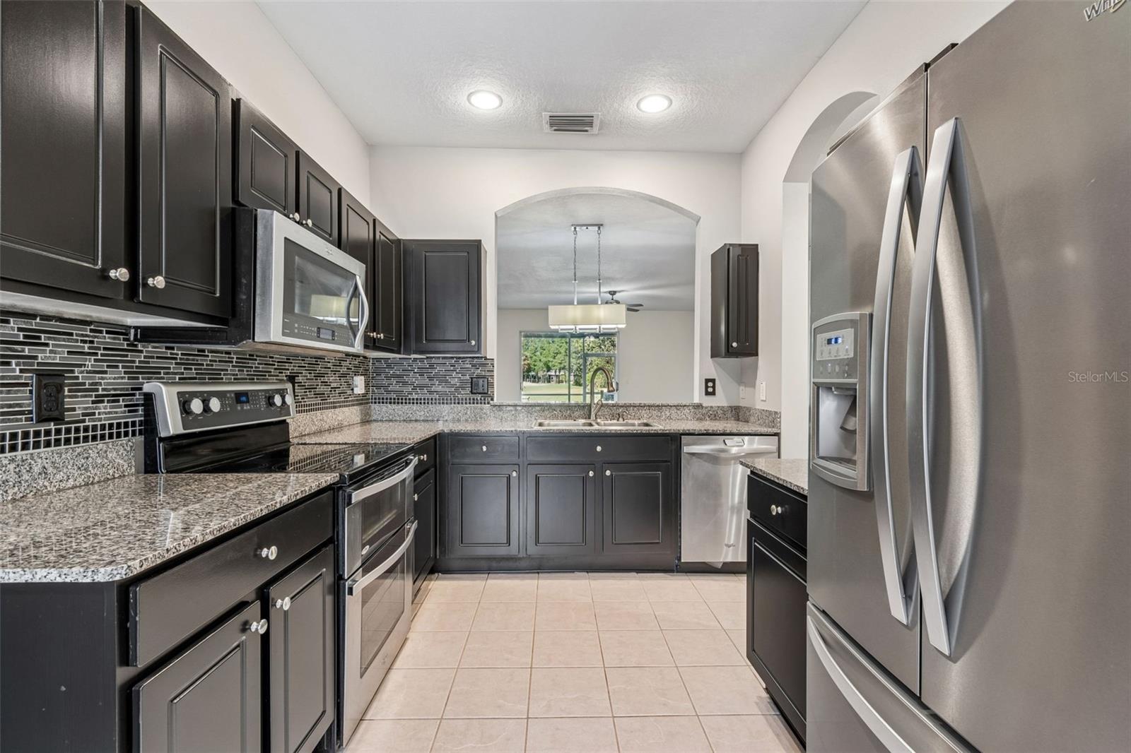 NASSAU POINTE TOWNHOMES AT HERITAGE ISLE - Residential