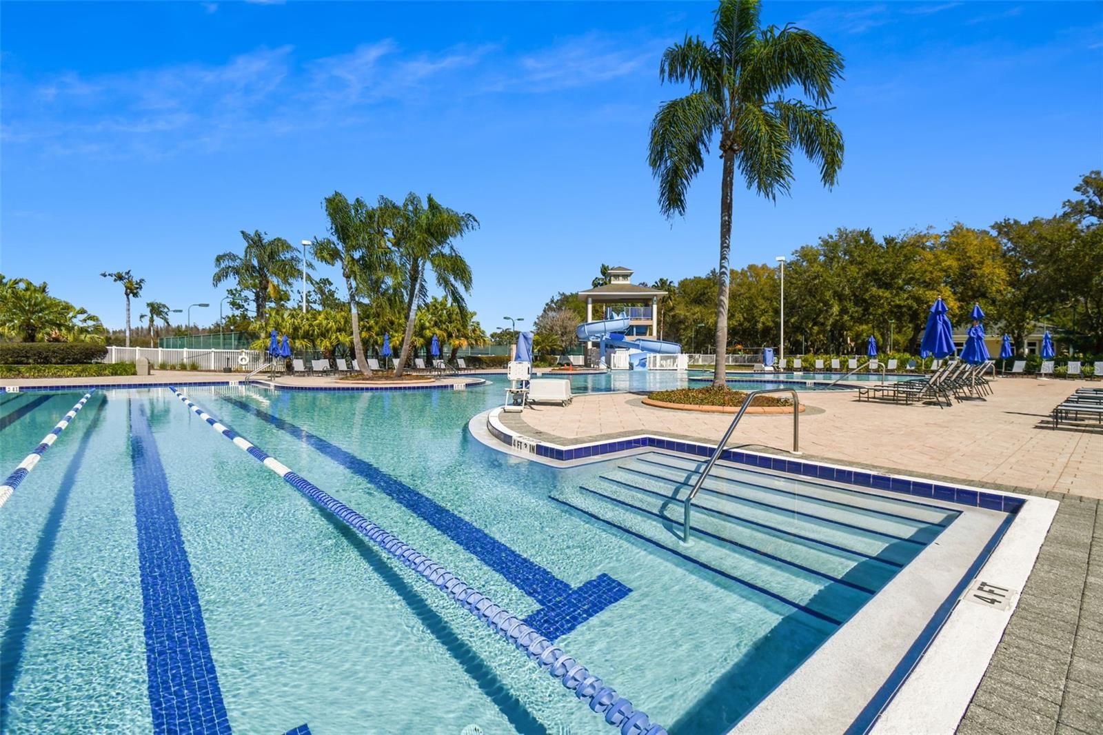NASSAU POINTE TOWNHOMES AT HERITAGE ISLE - Residential