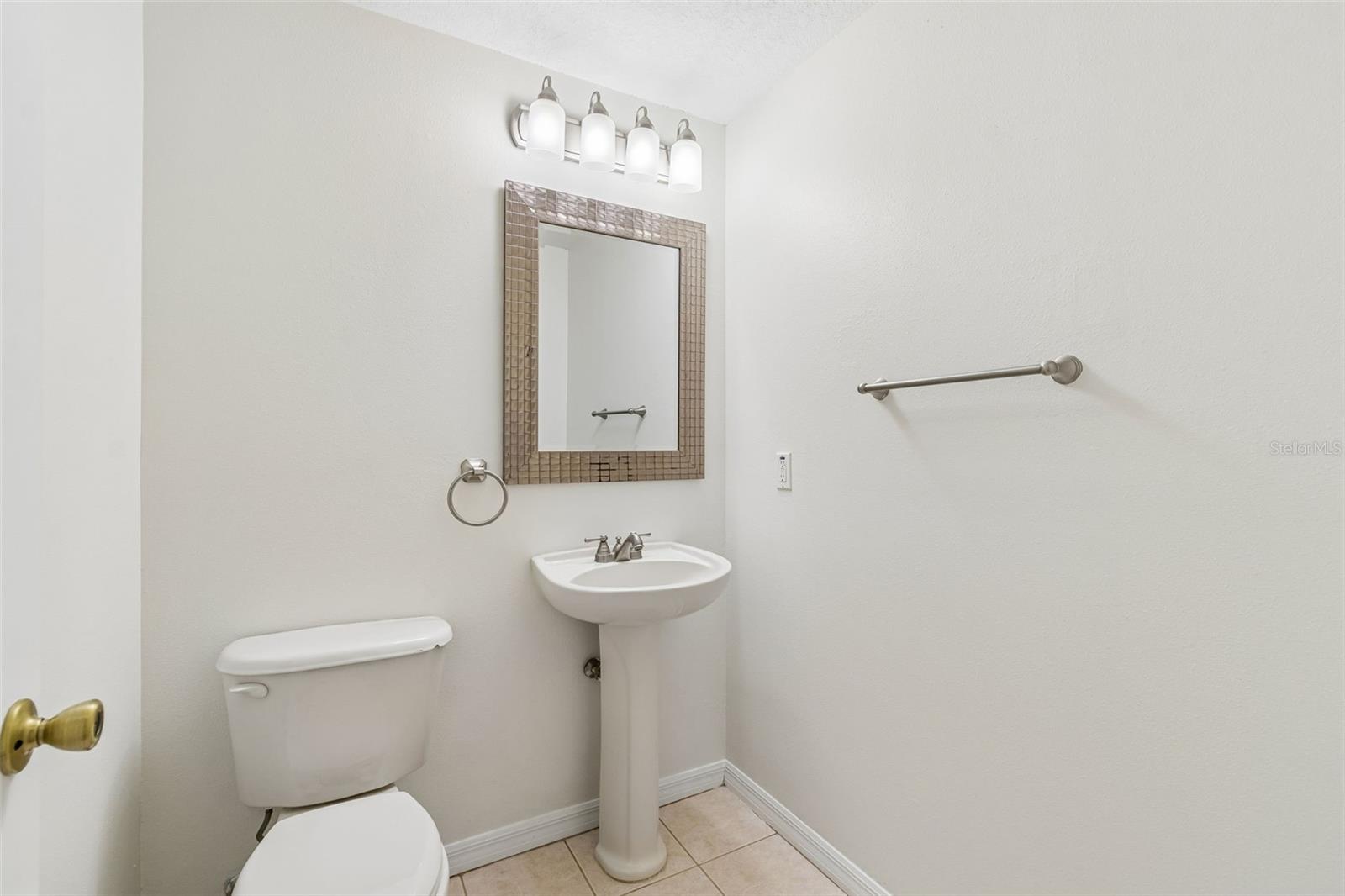 NASSAU POINTE TOWNHOMES AT HERITAGE ISLE - Residential