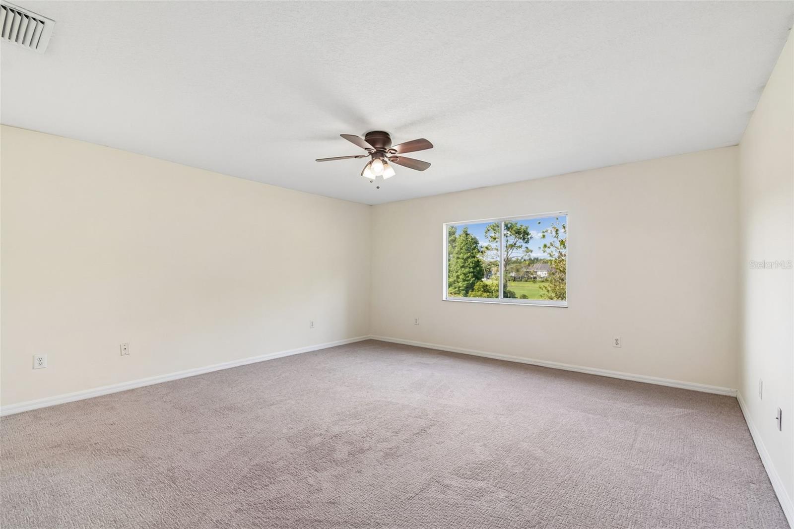 NASSAU POINTE TOWNHOMES AT HERITAGE ISLE - Residential