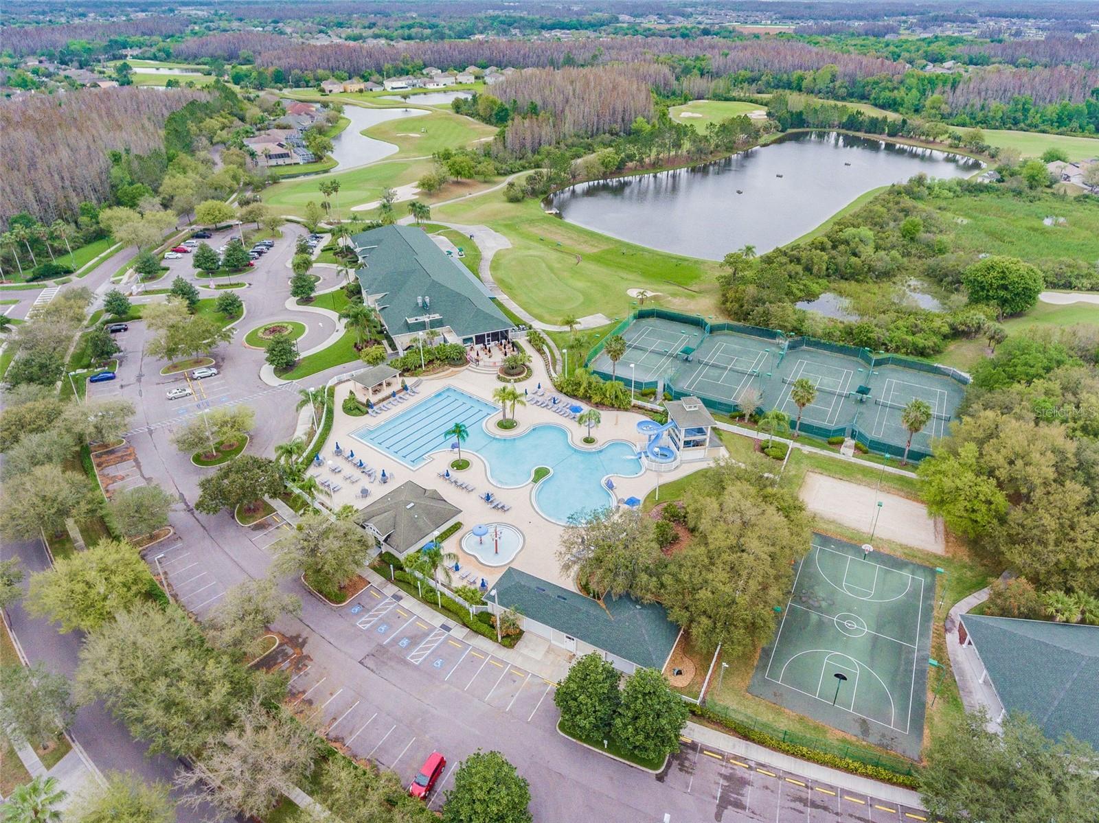 NASSAU POINTE TOWNHOMES AT HERITAGE ISLE - Residential