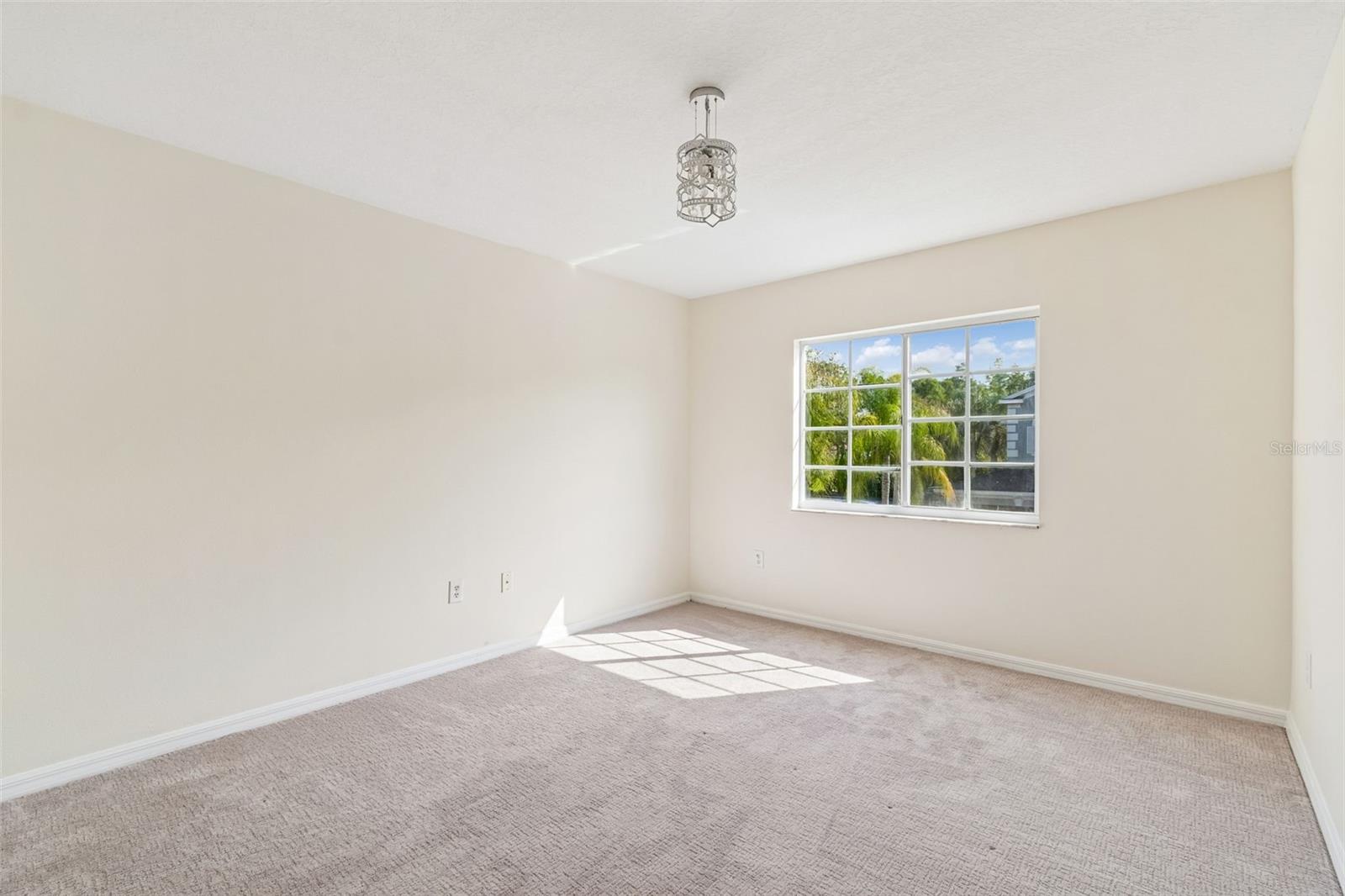 NASSAU POINTE TOWNHOMES AT HERITAGE ISLE - Residential
