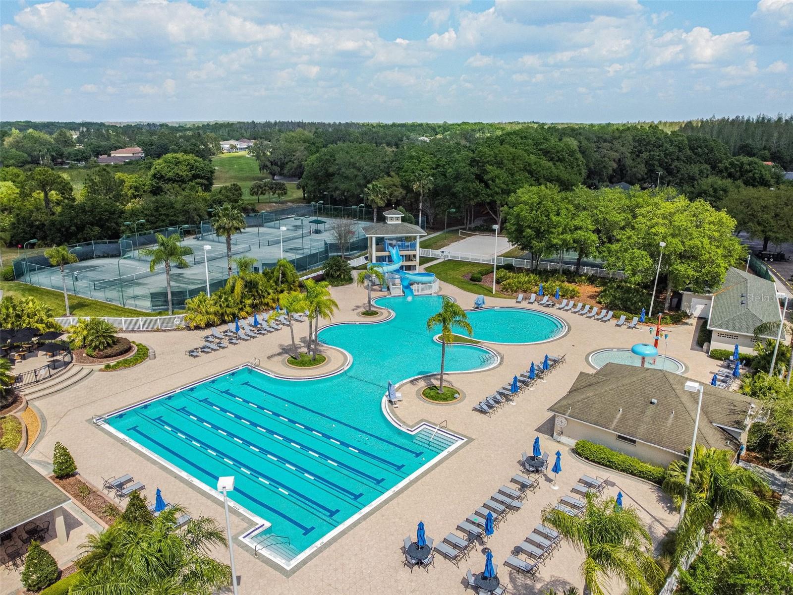 NASSAU POINTE TOWNHOMES AT HERITAGE ISLE - Residential