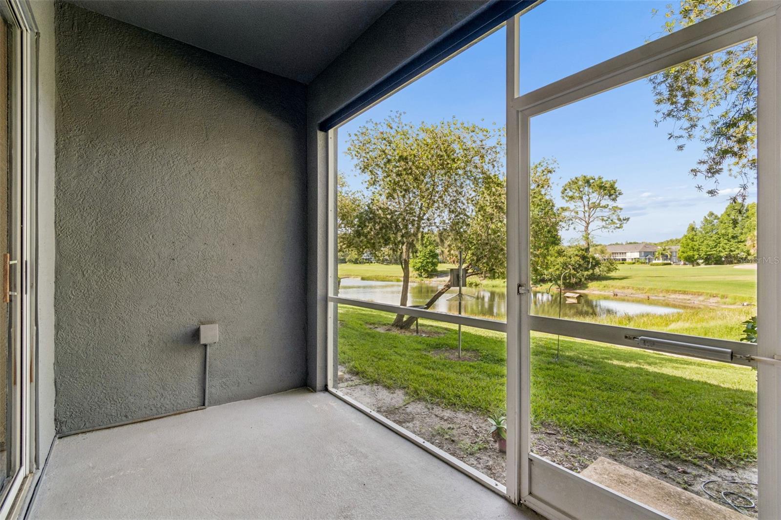NASSAU POINTE TOWNHOMES AT HERITAGE ISLE - Residential