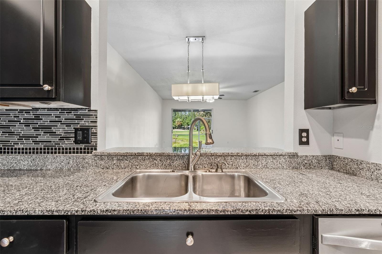 NASSAU POINTE TOWNHOMES AT HERITAGE ISLE - Residential