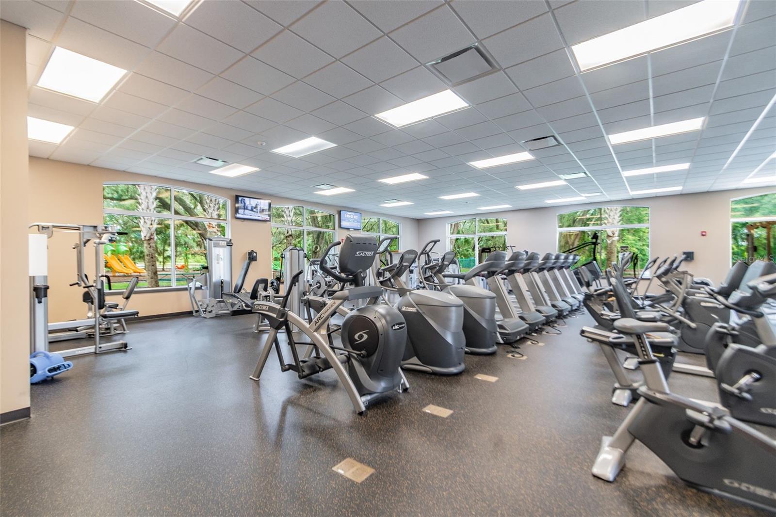 NASSAU POINTE TOWNHOMES AT HERITAGE ISLE - Residential