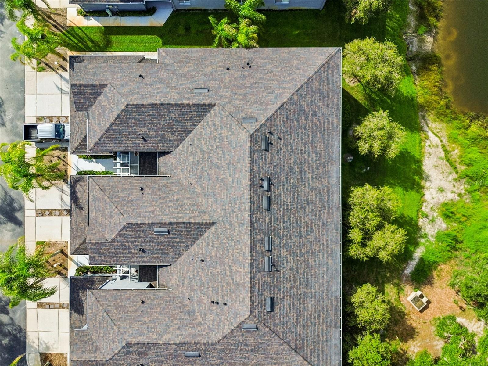 NASSAU POINTE TOWNHOMES AT HERITAGE ISLE - Residential