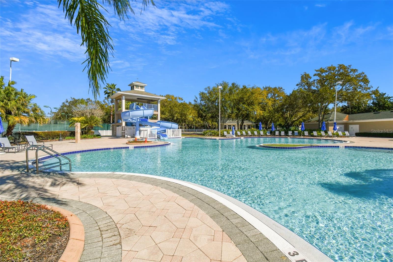 NASSAU POINTE TOWNHOMES AT HERITAGE ISLE - Residential