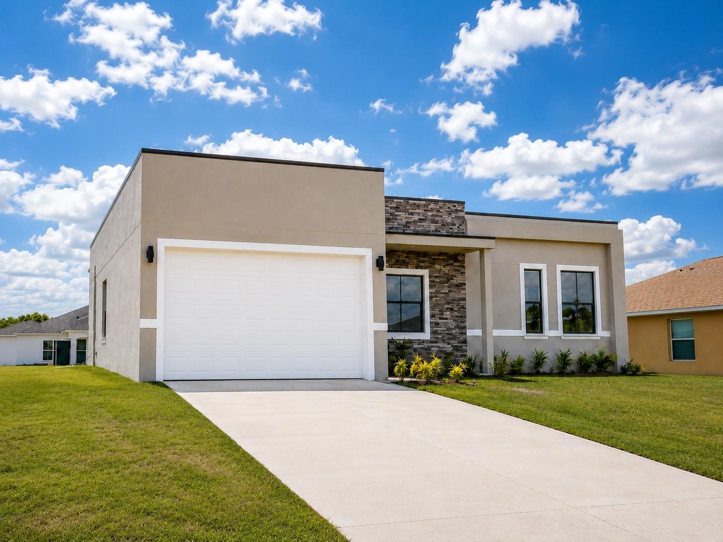 CAPE CORAL - Residential