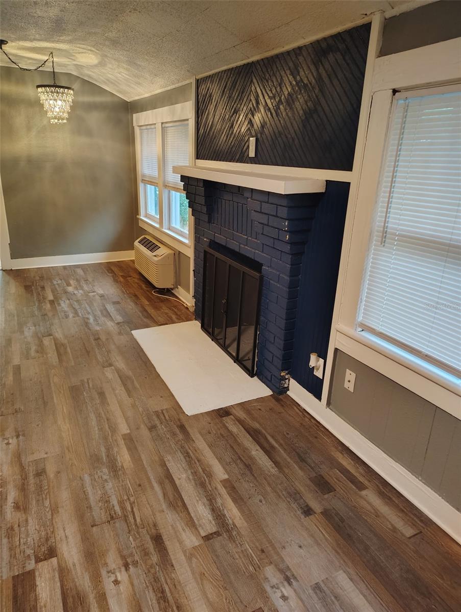DIXIELAND REV - Residential Lease