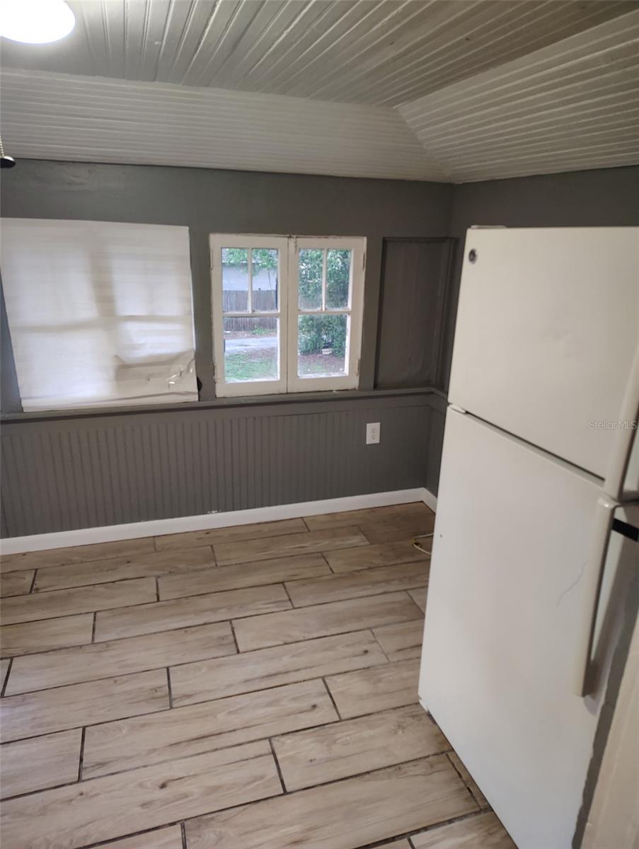 DIXIELAND REV - Residential Lease