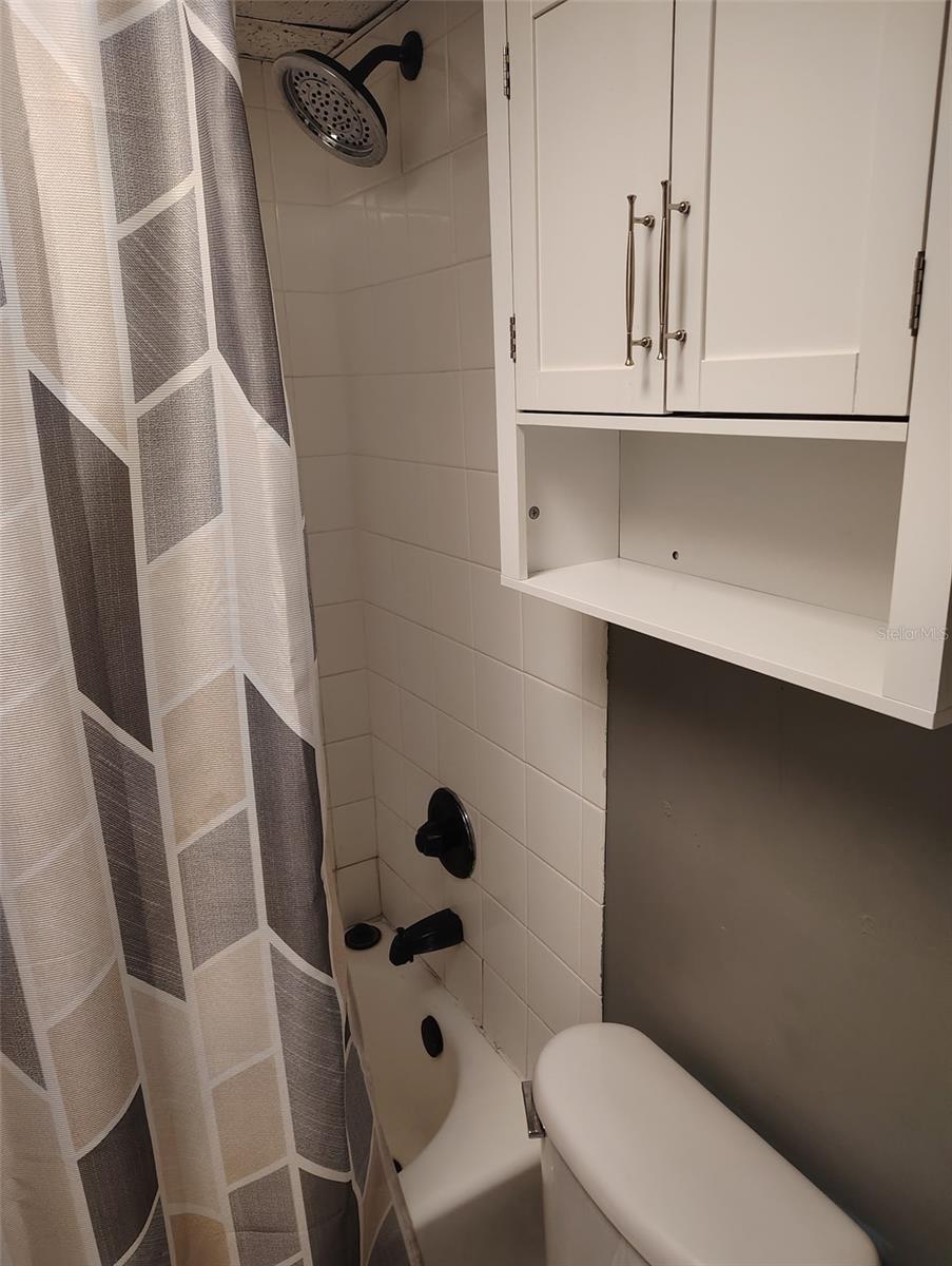 DIXIELAND REV - Residential Lease
