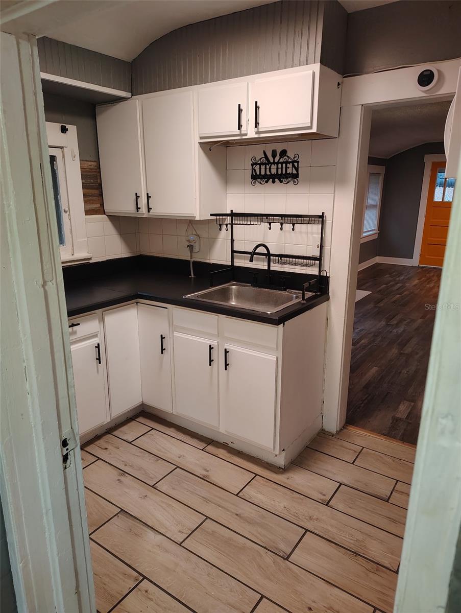 DIXIELAND REV - Residential Lease