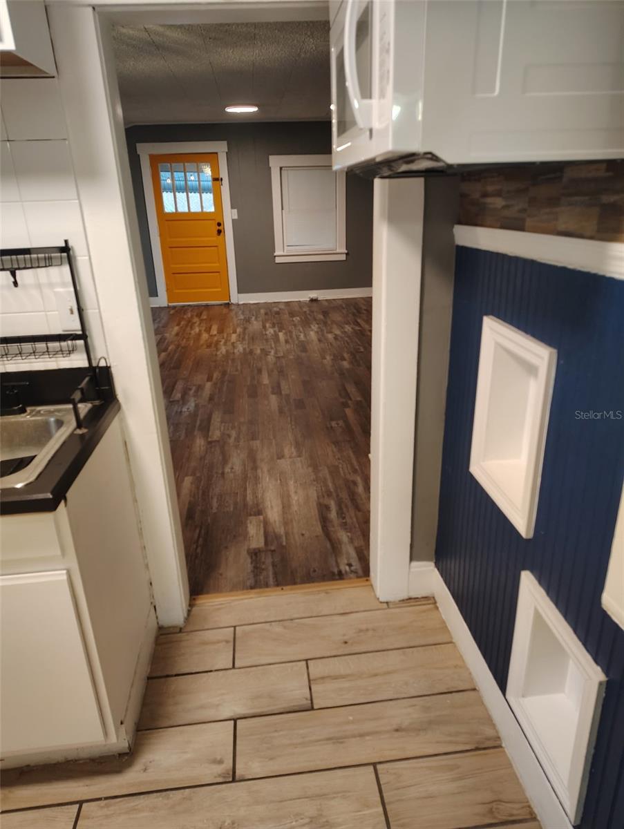 DIXIELAND REV - Residential Lease