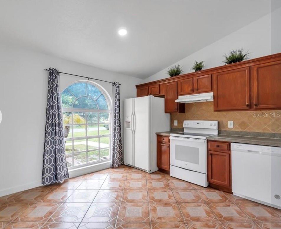 POINCIANA V 2 NBD 3 PB - Residential