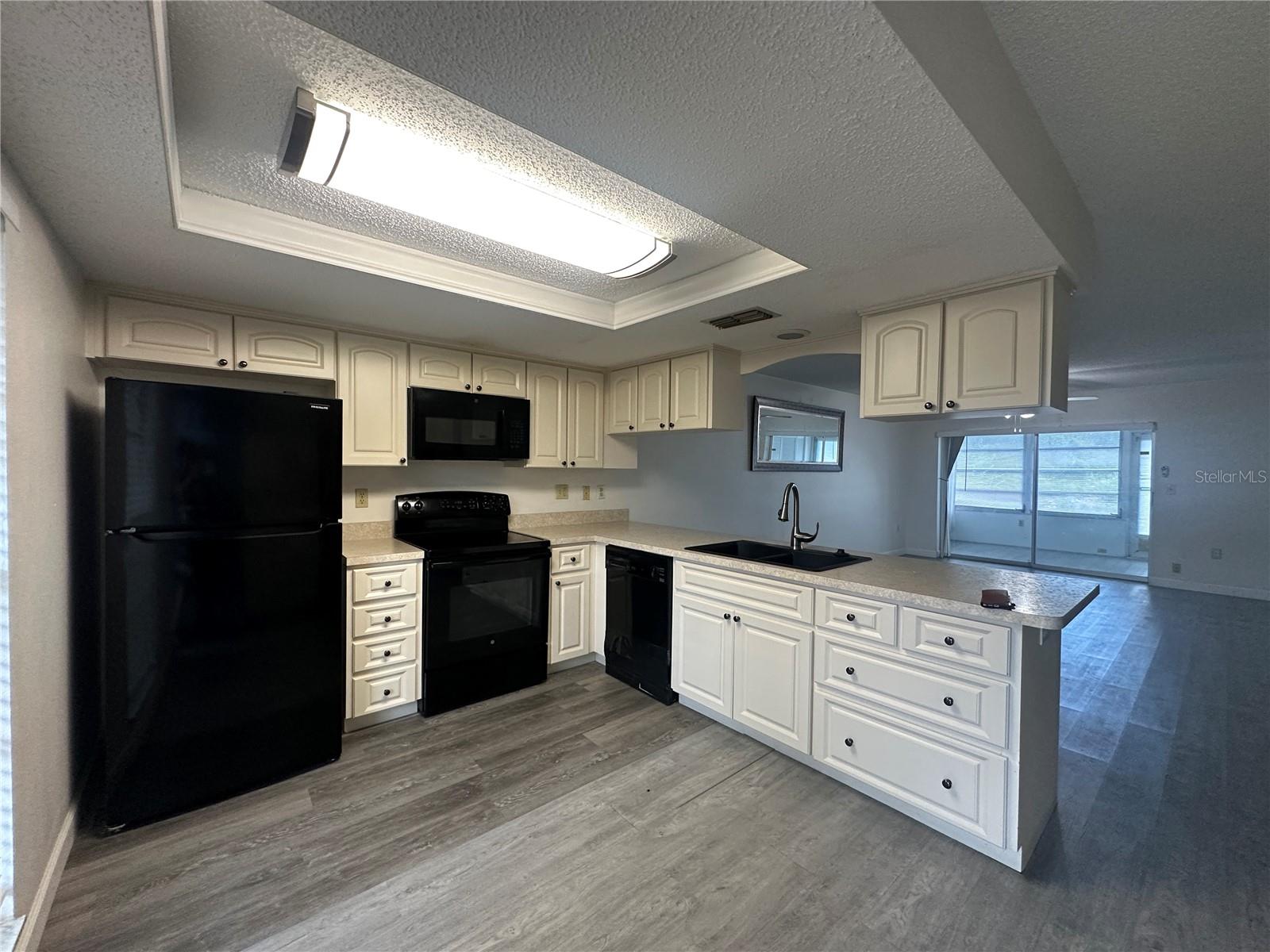 VILLAGE WOODS CONDO PH 02 - Residential
