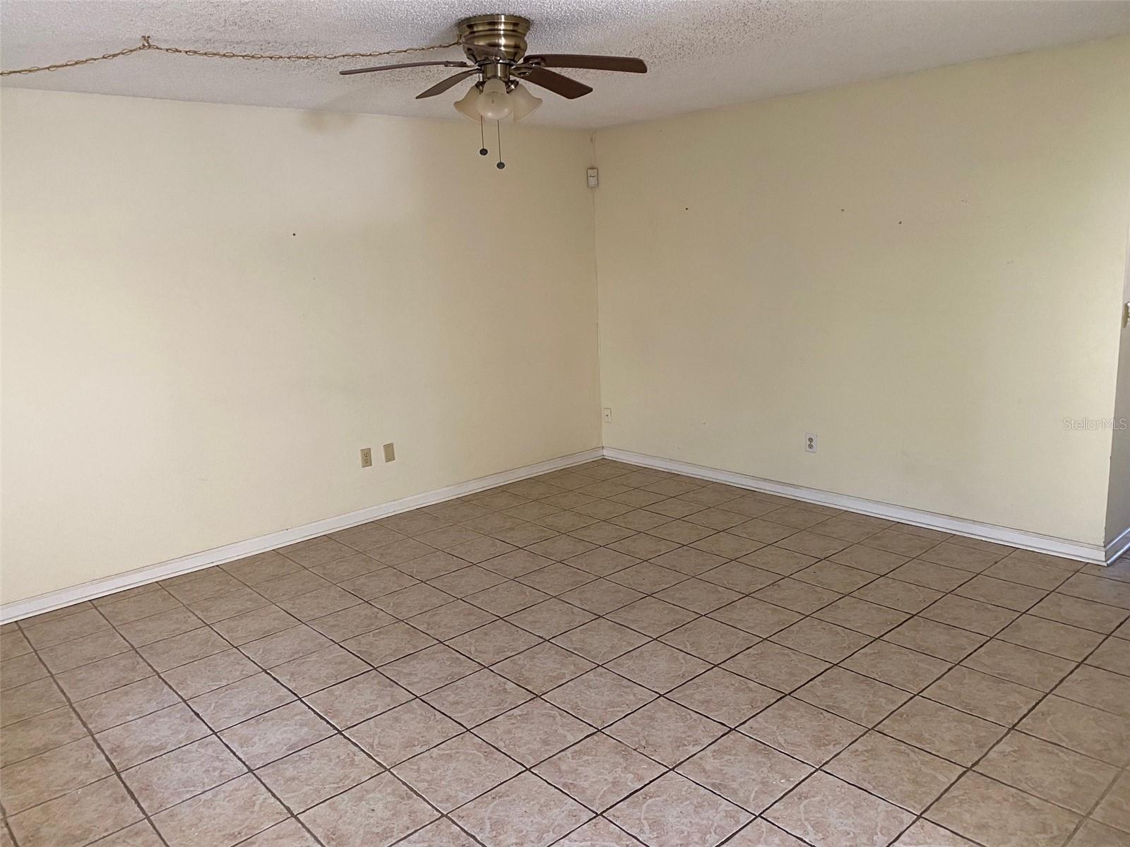 RAINTREE VILLAGE CONDO N - Residential