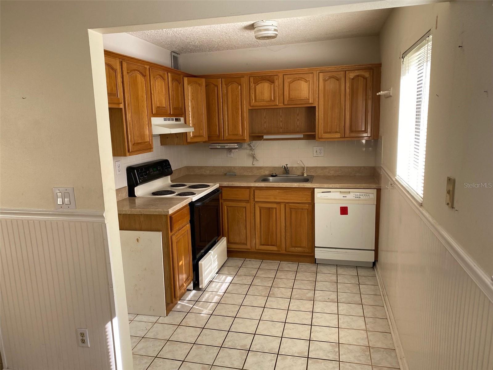 RAINTREE VILLAGE CONDO N - Residential
