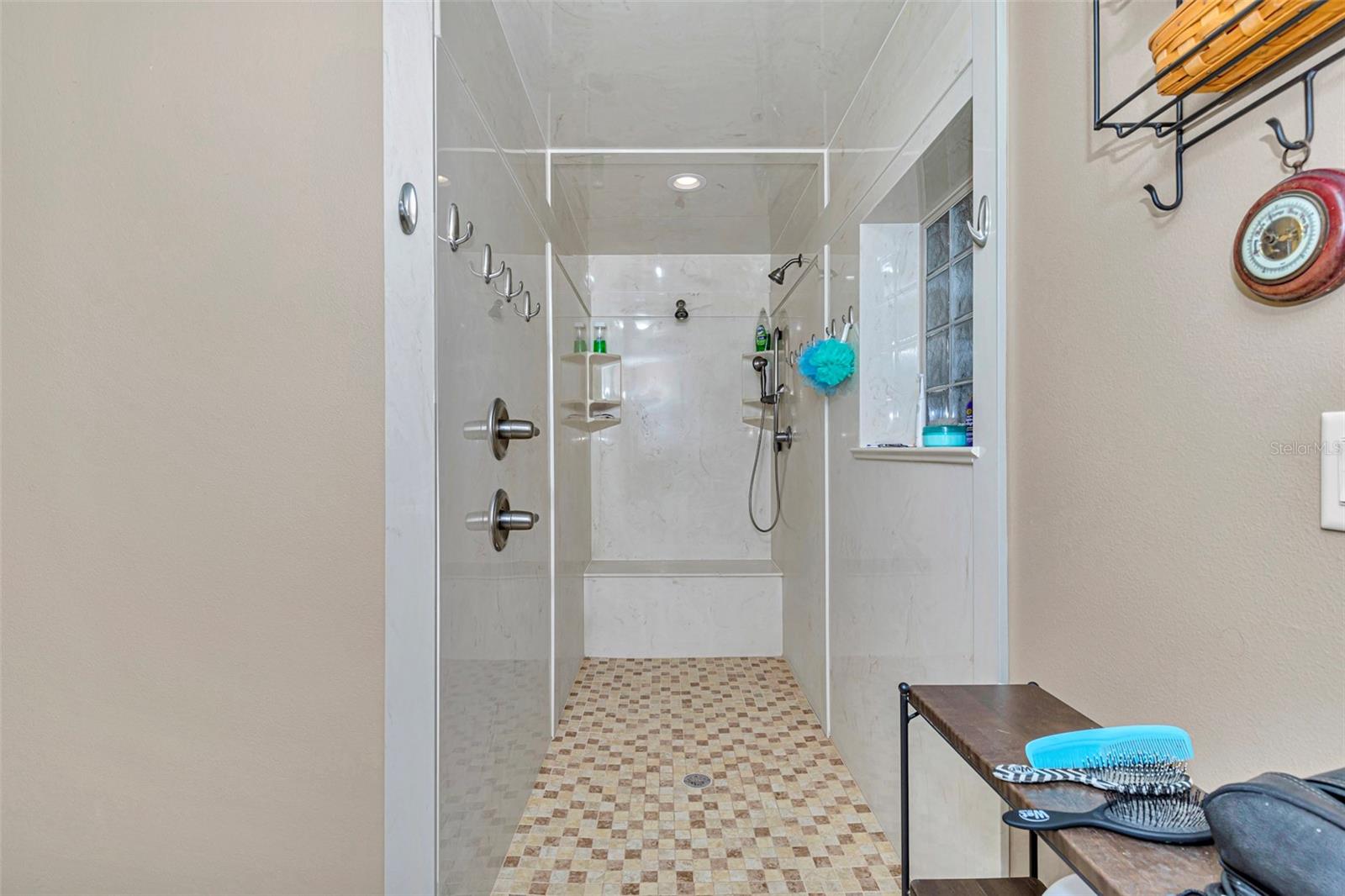NO SUBDIVISION NAME - Residential