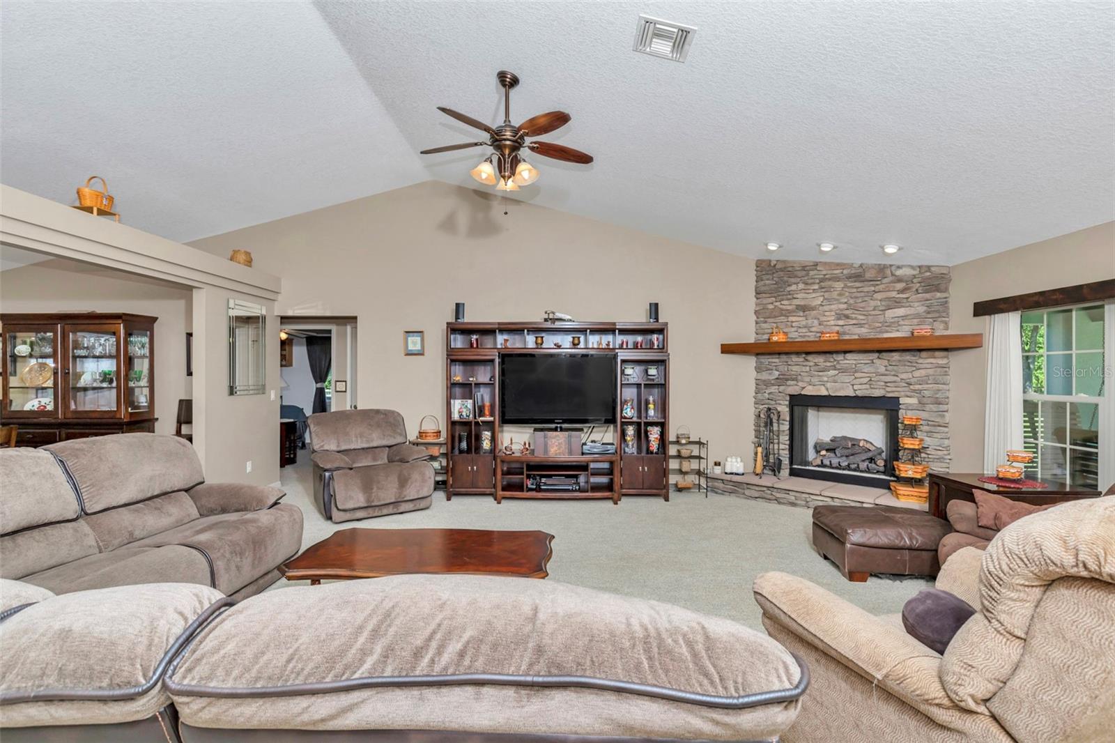 NO SUBDIVISION NAME - Residential