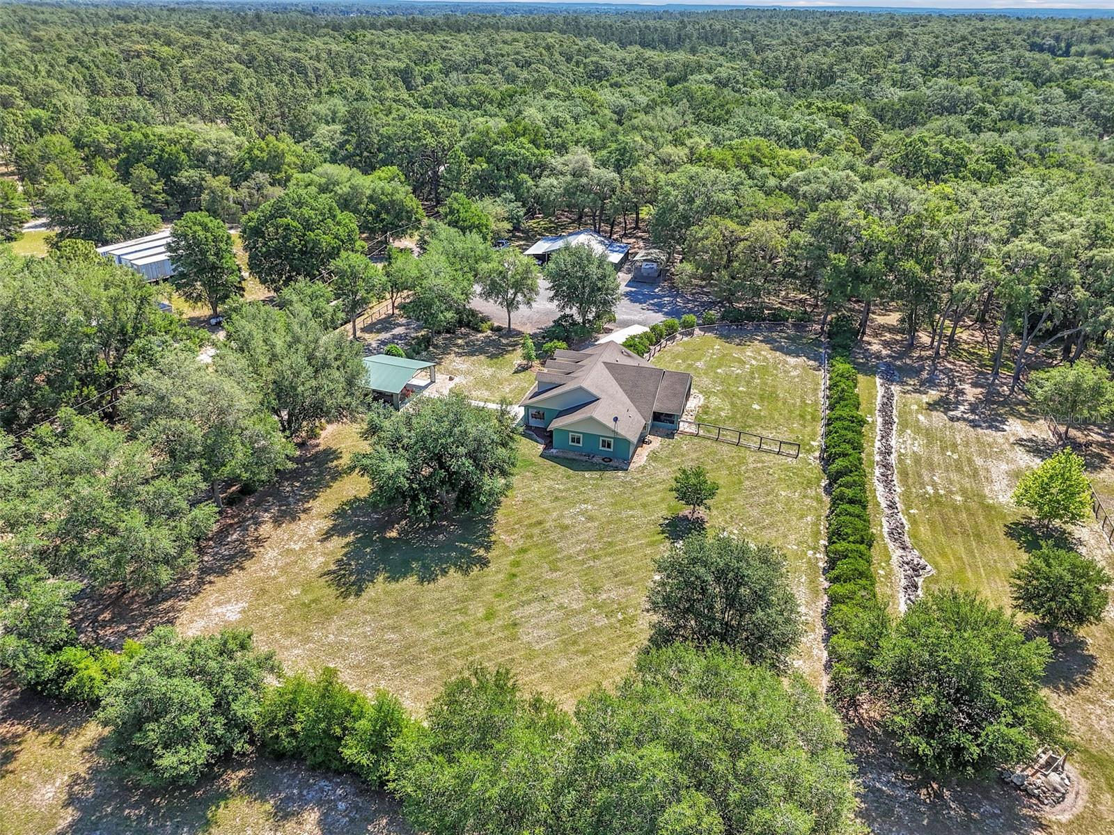 NO SUBDIVISION NAME - Residential