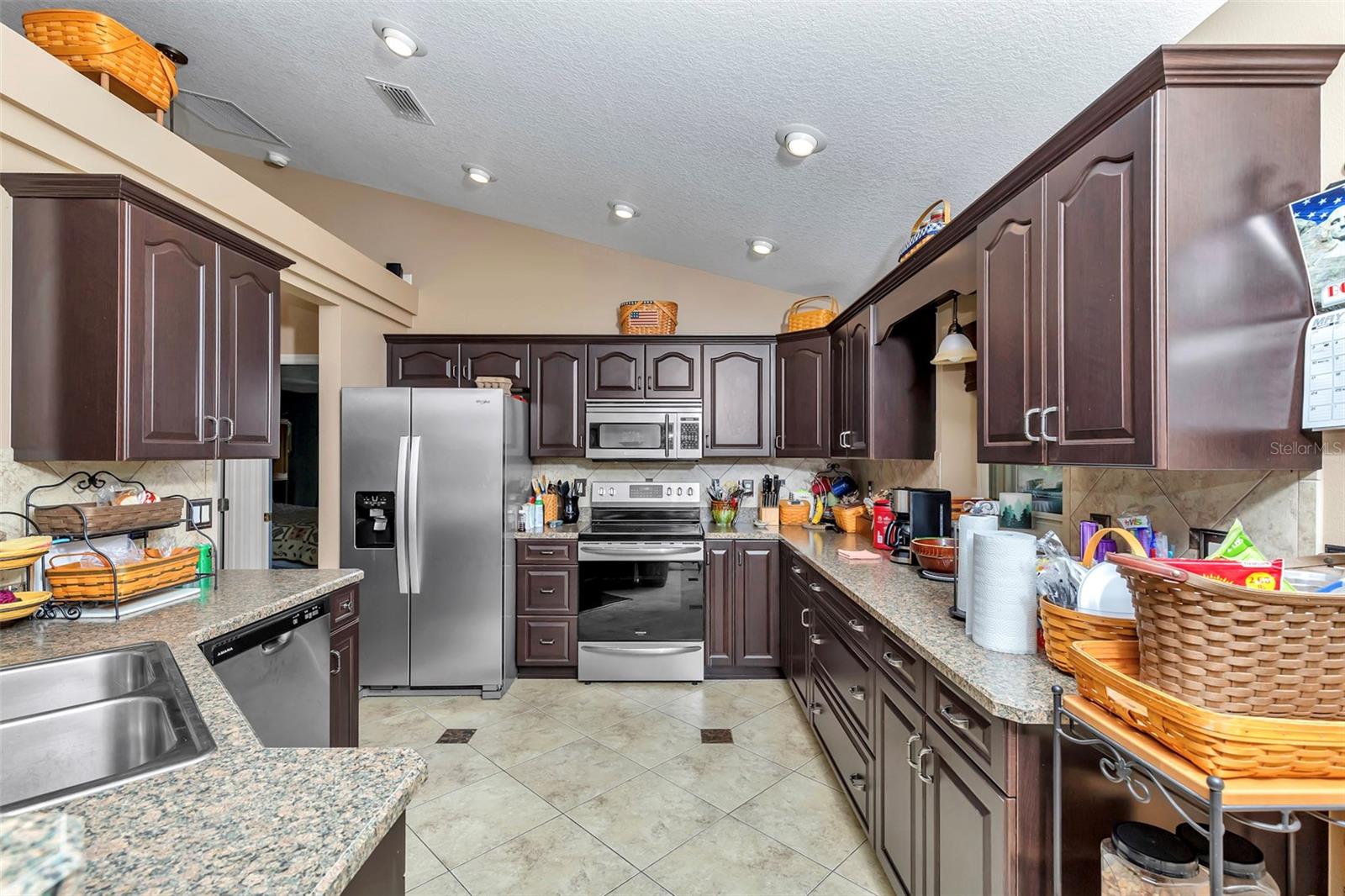 NO SUBDIVISION NAME - Residential