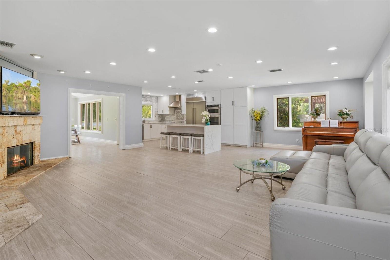 VALENCIA SHORES UNRECD PLAT - Residential