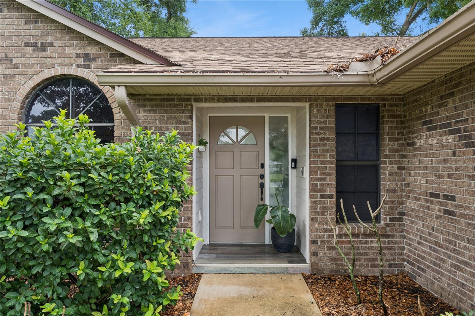 HIDDEN OAKS - Residential