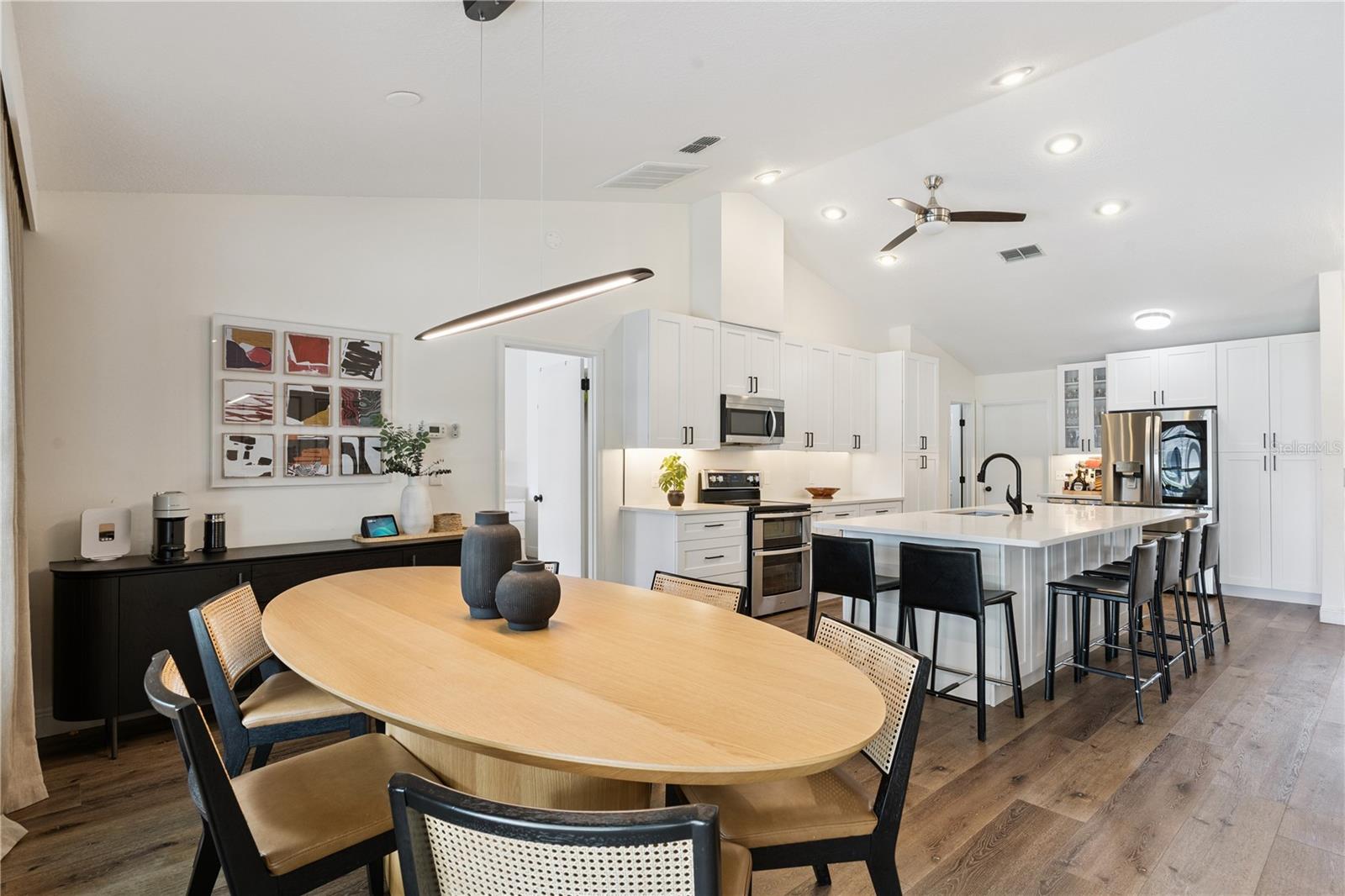 HIDDEN OAKS - Residential