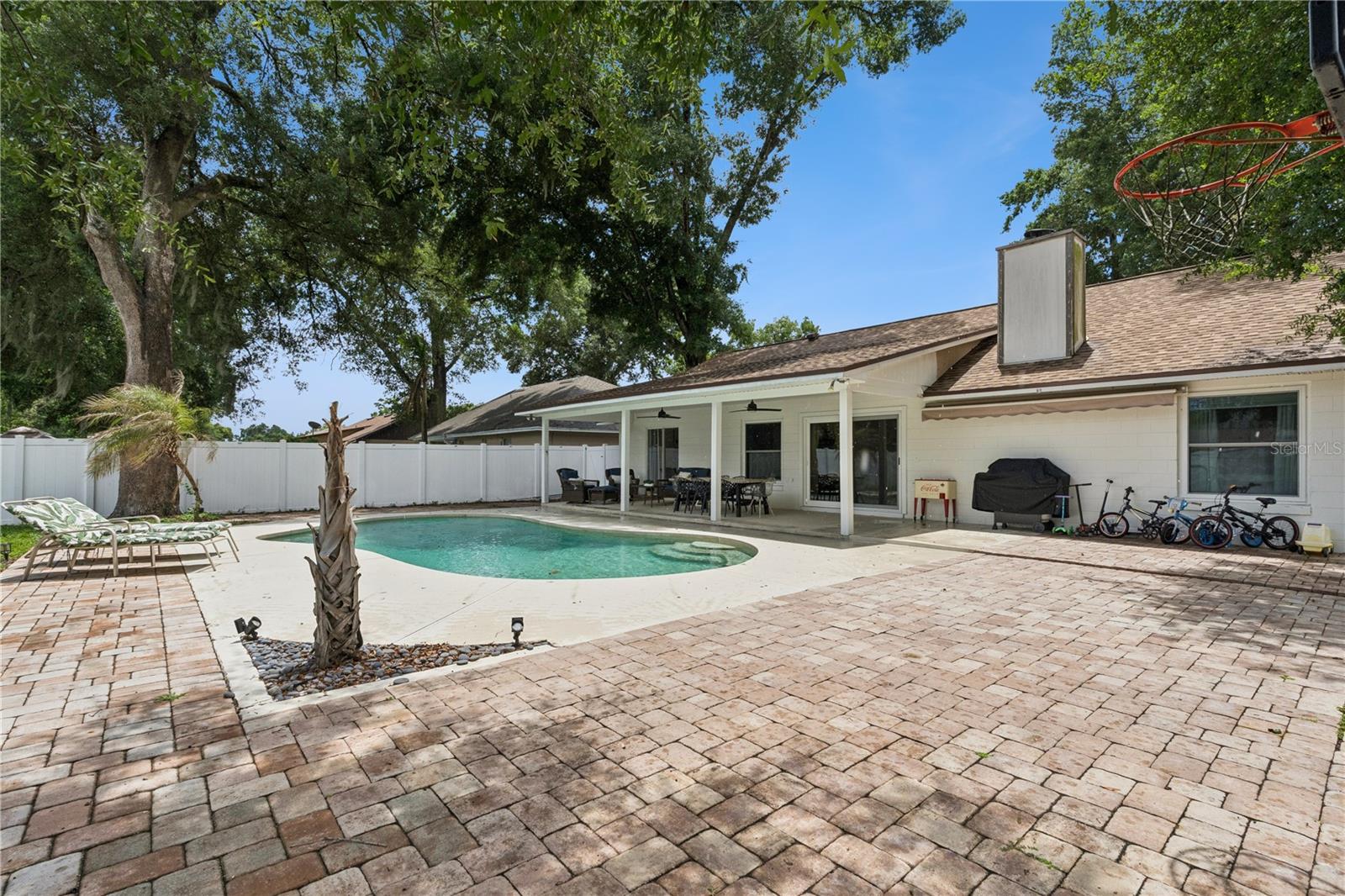 HIDDEN OAKS - Residential