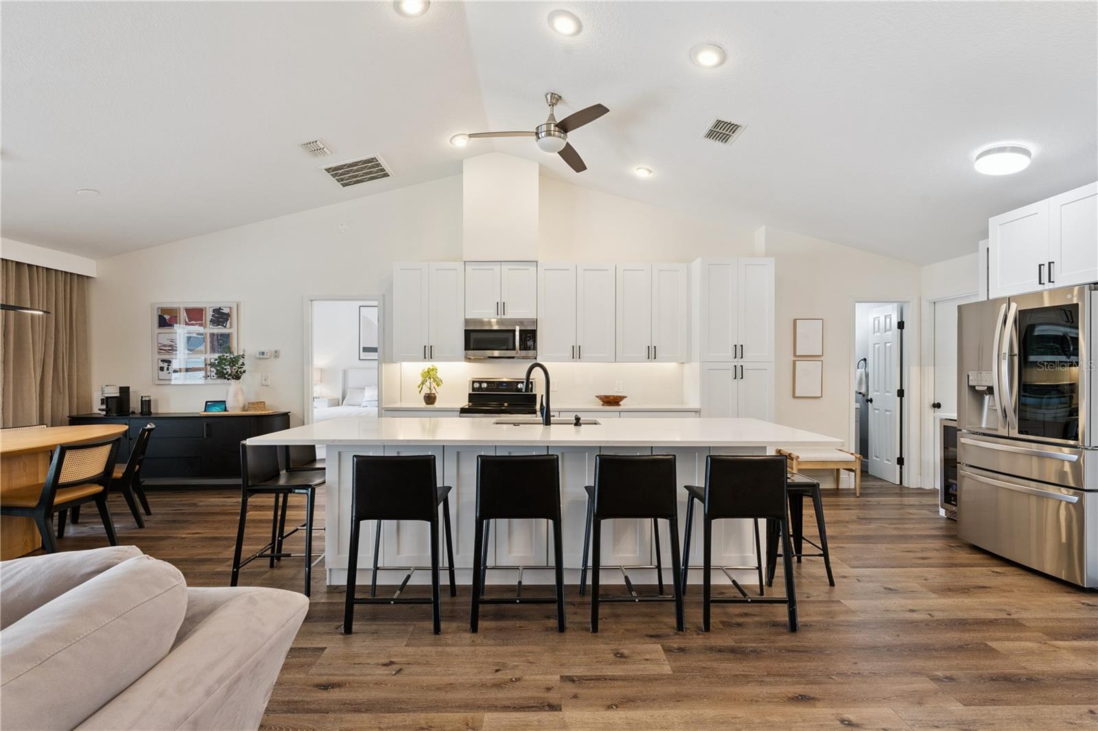 HIDDEN OAKS - Residential