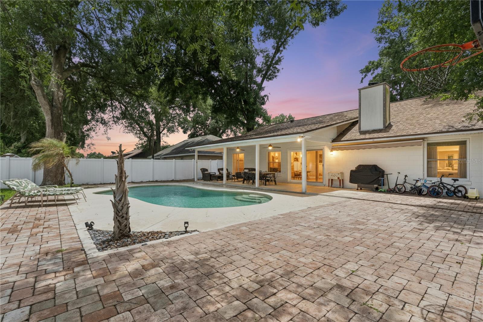 HIDDEN OAKS - Residential