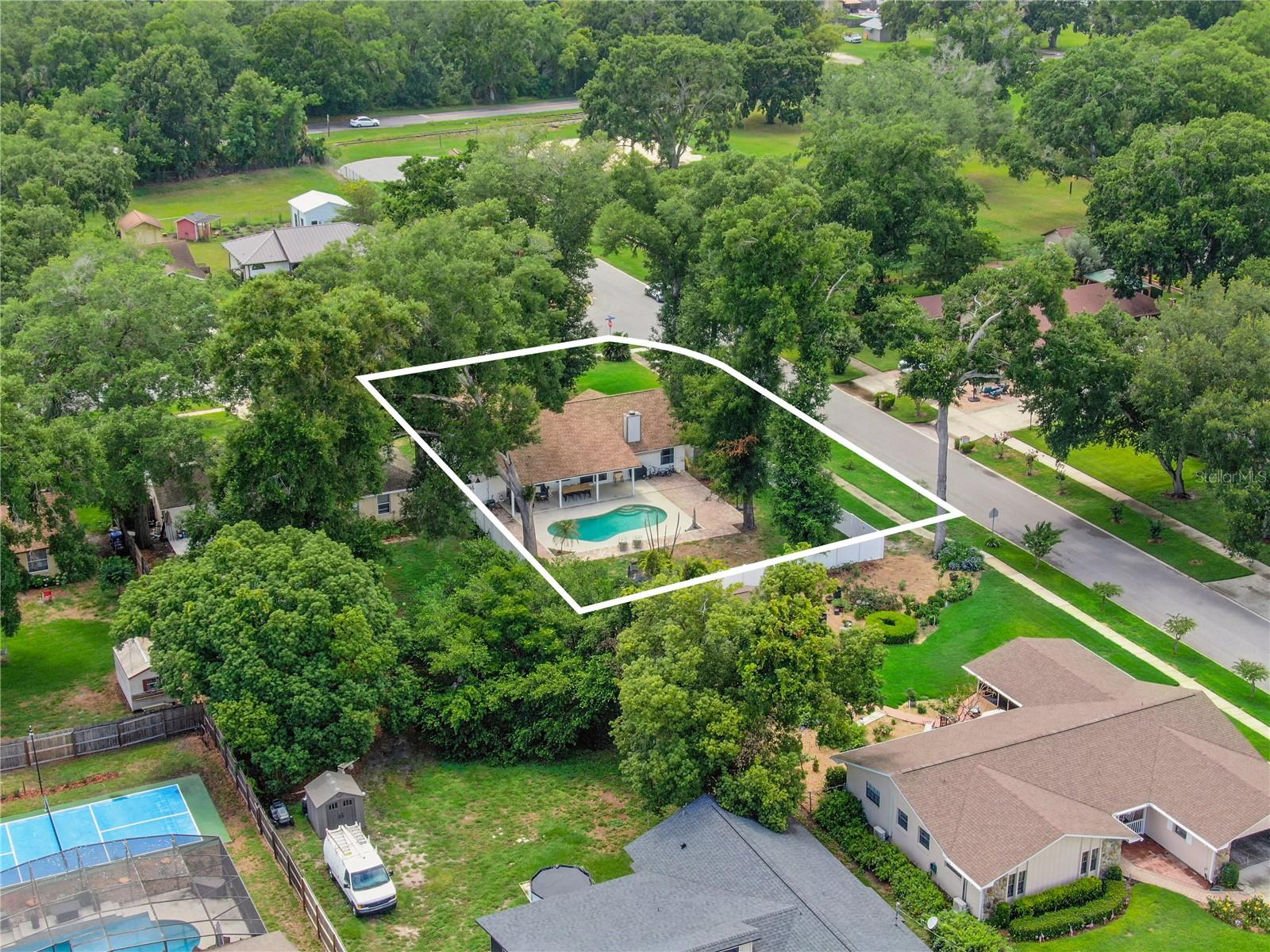 HIDDEN OAKS - Residential