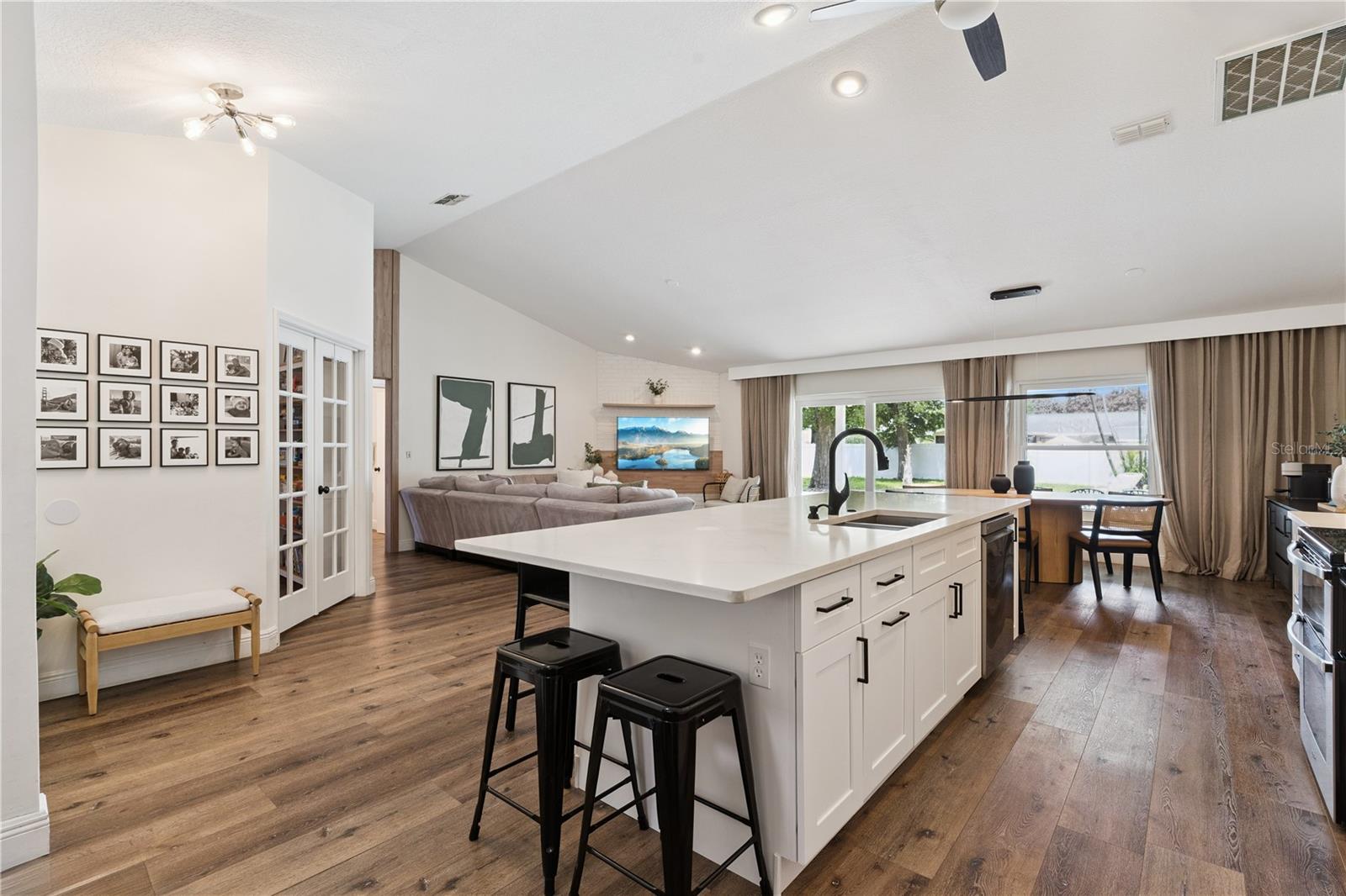 HIDDEN OAKS - Residential