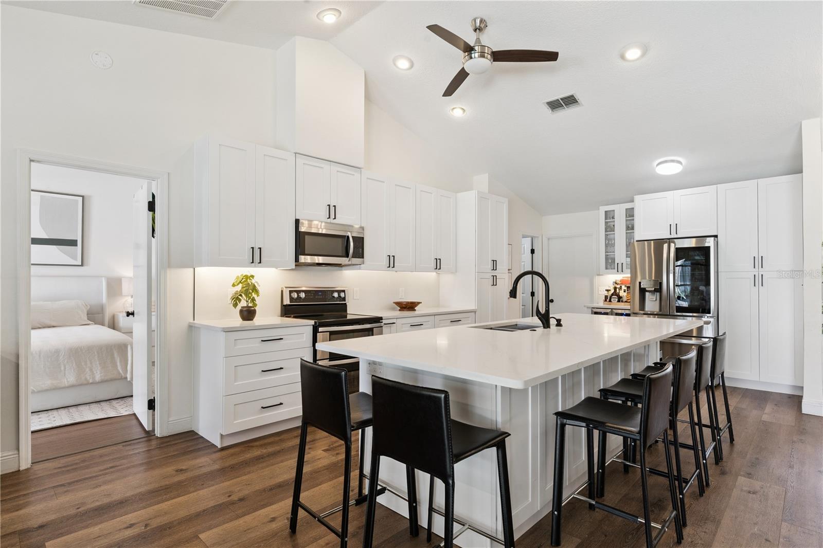 HIDDEN OAKS - Residential