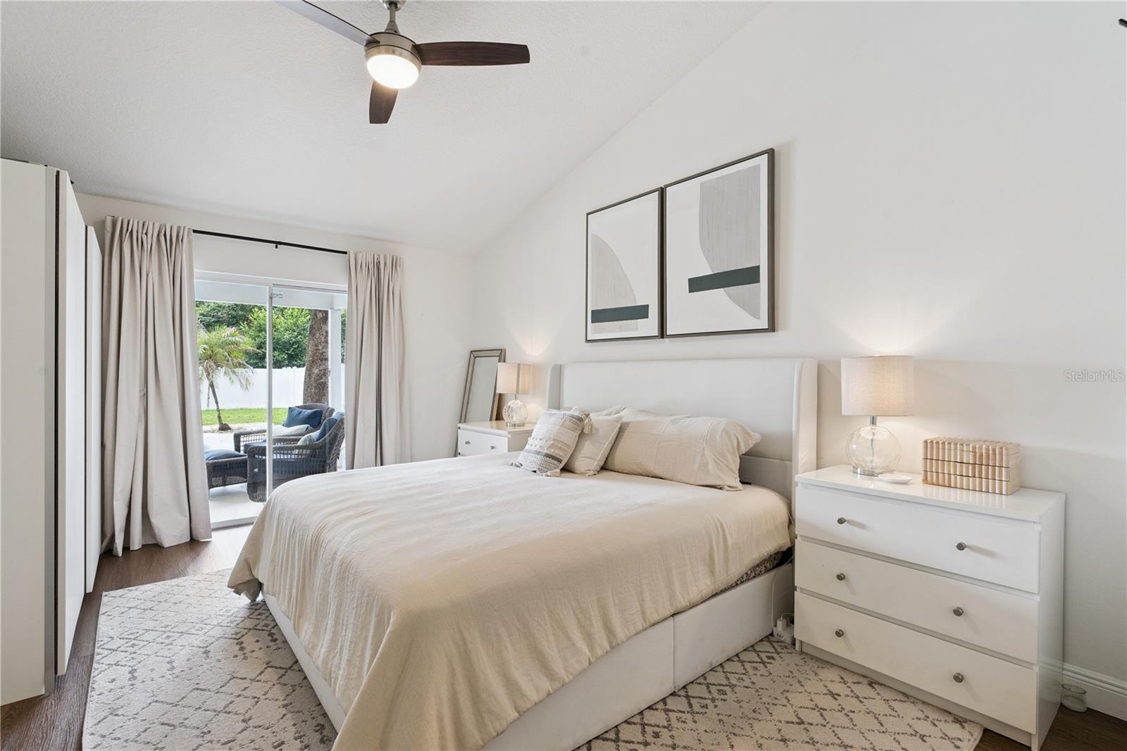HIDDEN OAKS - Residential